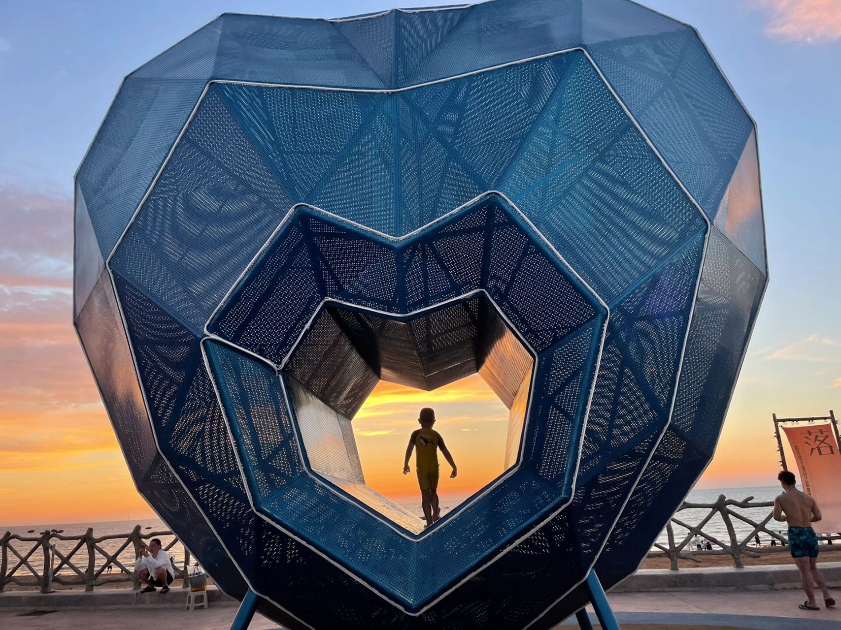 威海威高水上乐园攻略|落日绝佳地|亲子游| 落日绝佳地,泡泡池下面就