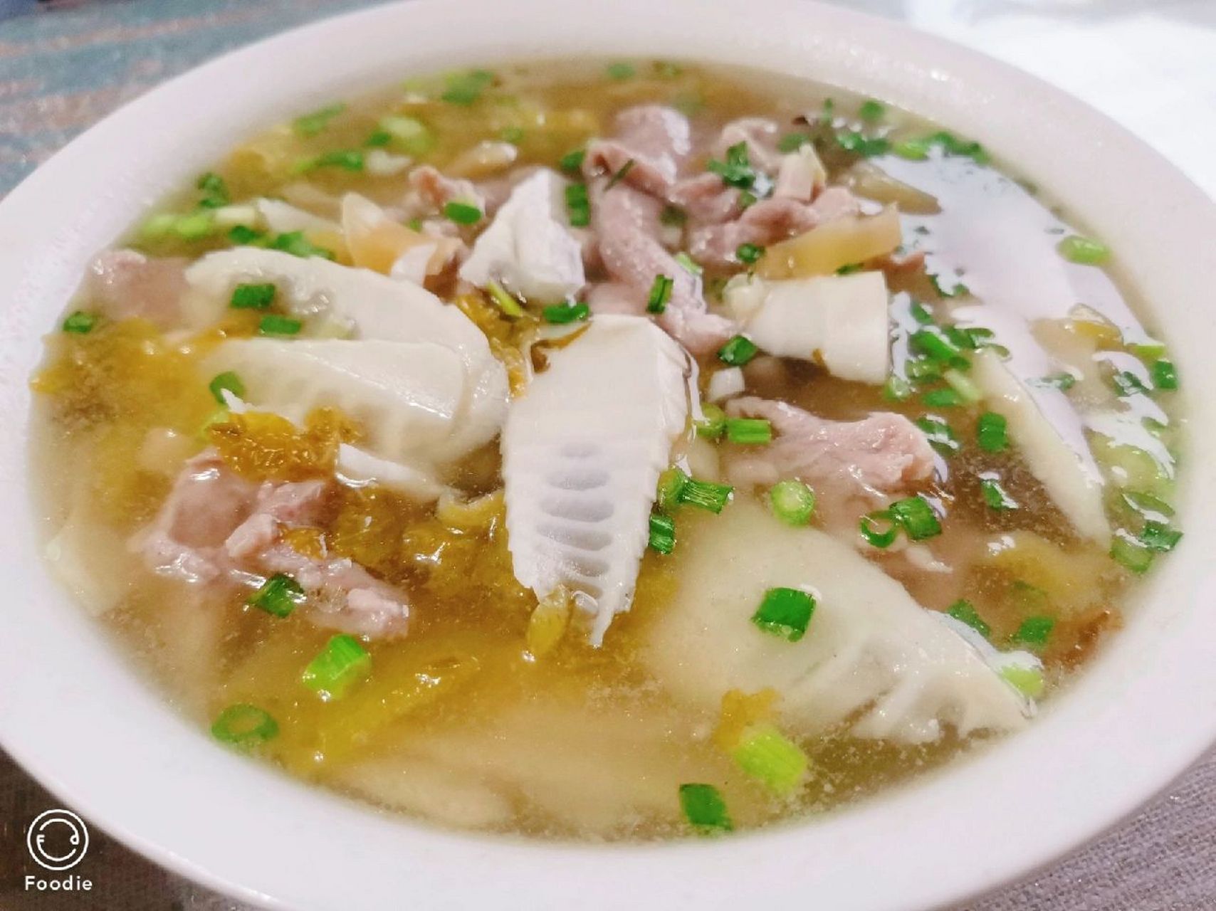 酸菜苦笋肉片汤 每到这个季节,娘家都会给我安排寄苦笋,来一碗开胃酸