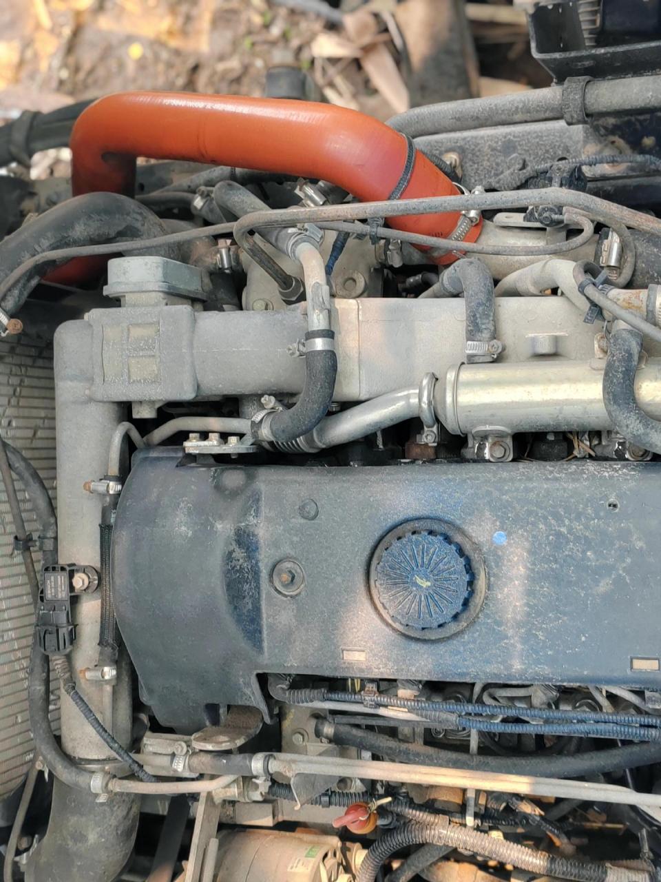 新到一台16年的跃进上骏x500,130马力带原车空调断气杀750轮胎宽2米2