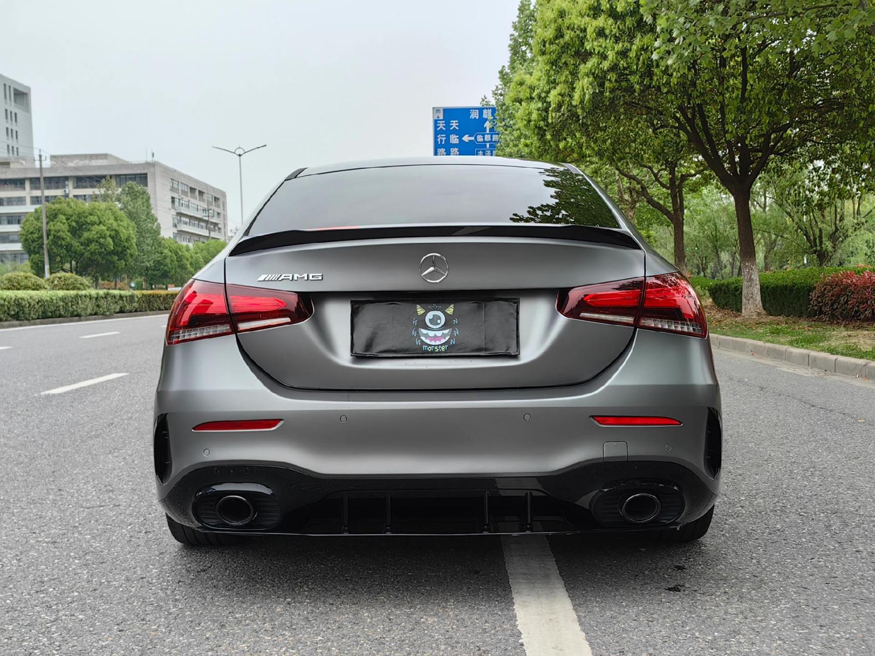 新到 2022年上牌奔驰amg a35l 4matic炽夜特别版 本地一手车 车况原版