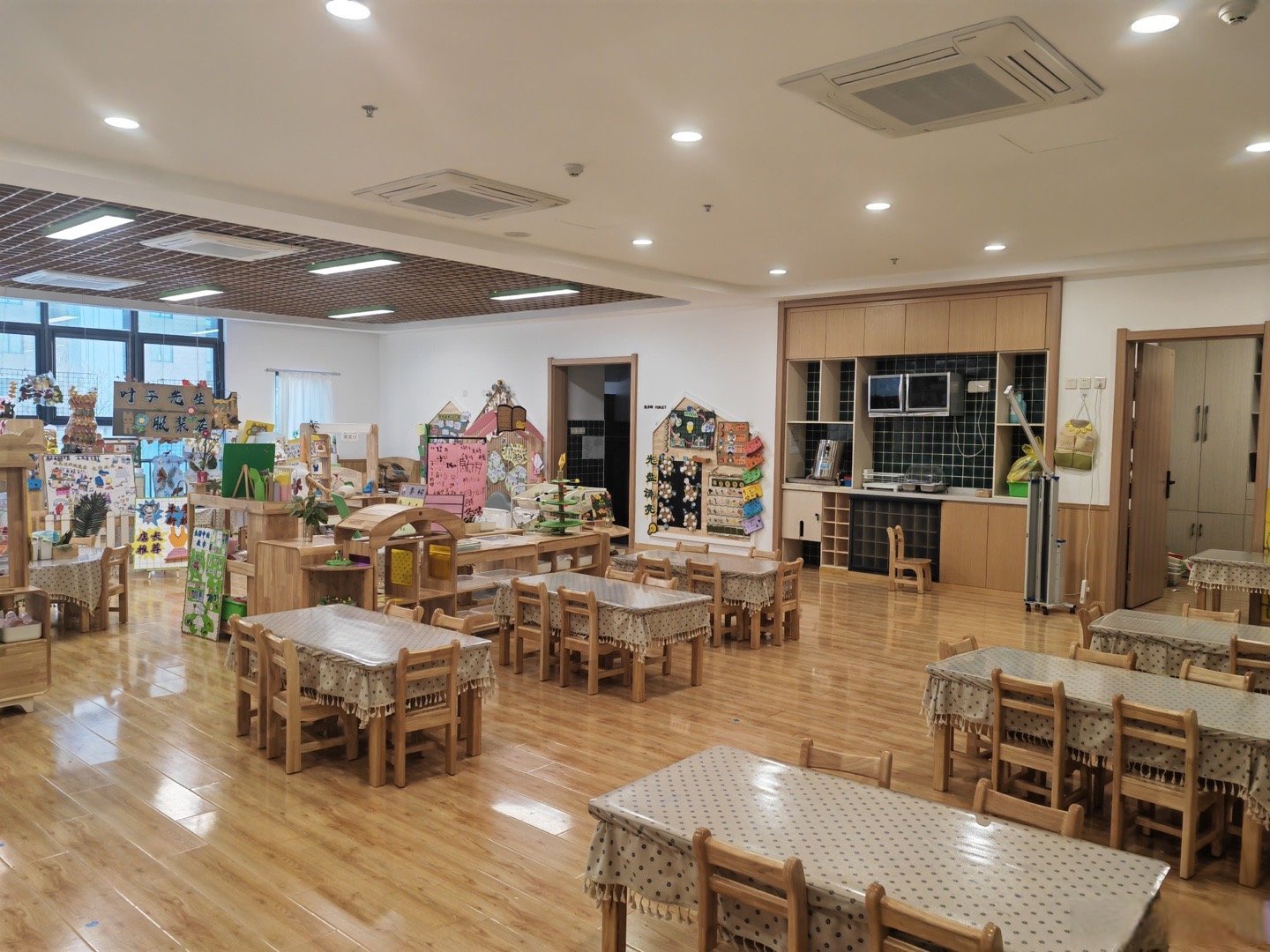 好地方好教育#扬州市明月华侨城幼儿园坐落于景区北端华侨城内,是由