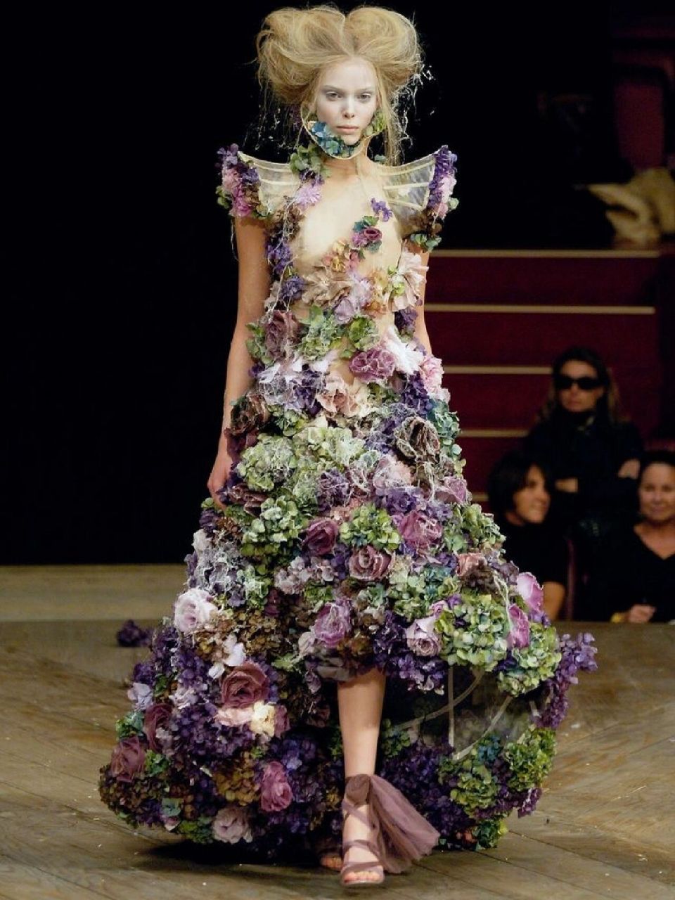 亚历山大·麦昆(alexander mcqueen服装设计 by:亚历山大·麦昆