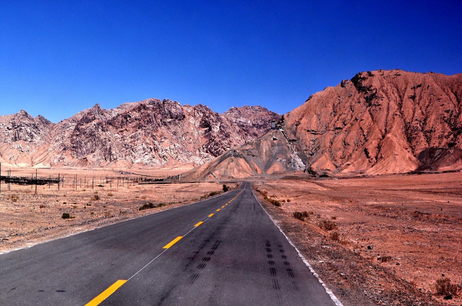 青藏线丨格尔木-昆仑山口徒搭 察尔汗盐湖行程实在太累,第二天醒来的