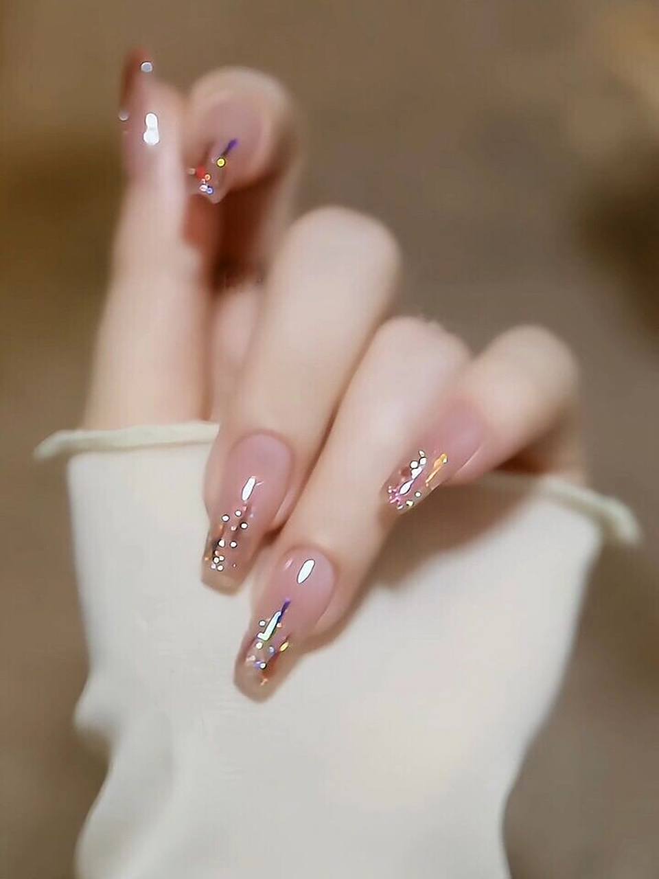 夏日清新 温柔显白镭射玻璃纸碎钻美甲