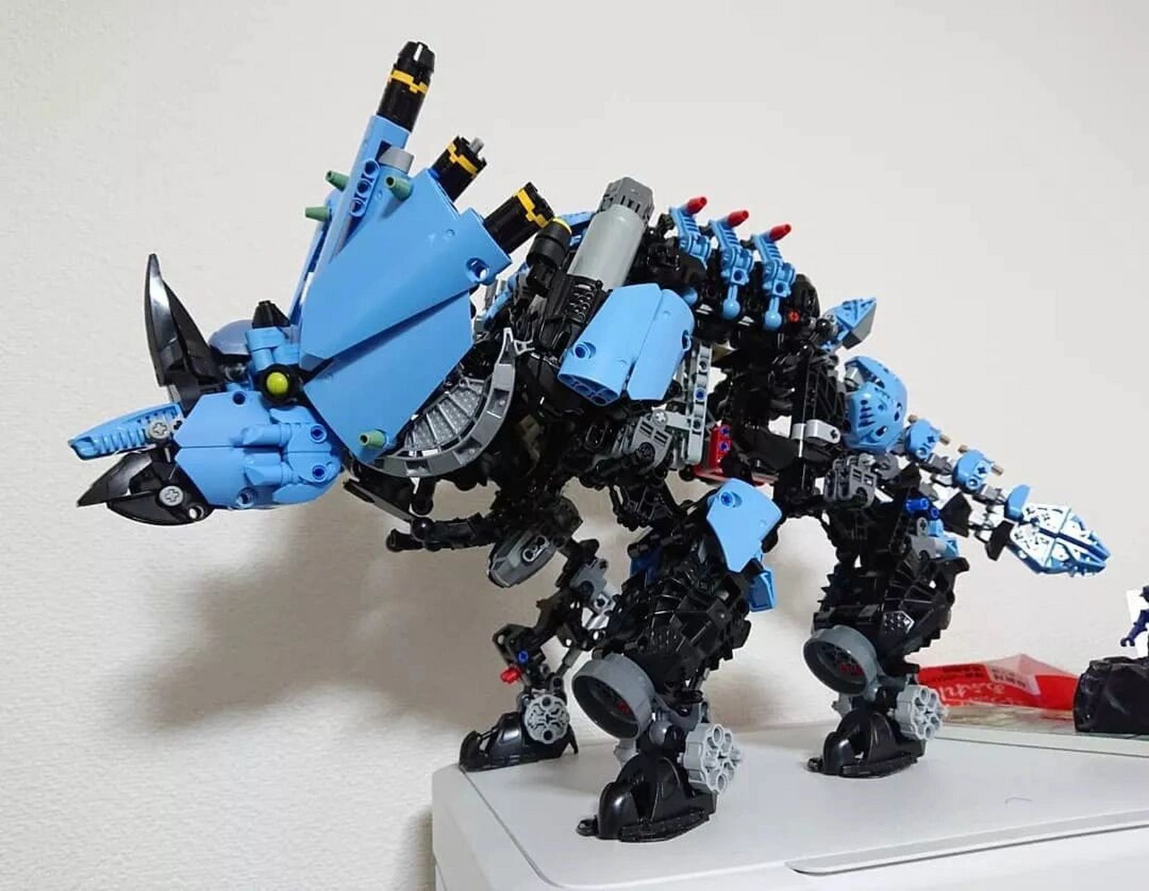 乐高moc—机械恐龙 作者:bignicle 图片来源网络,仅供欣赏切勿商用