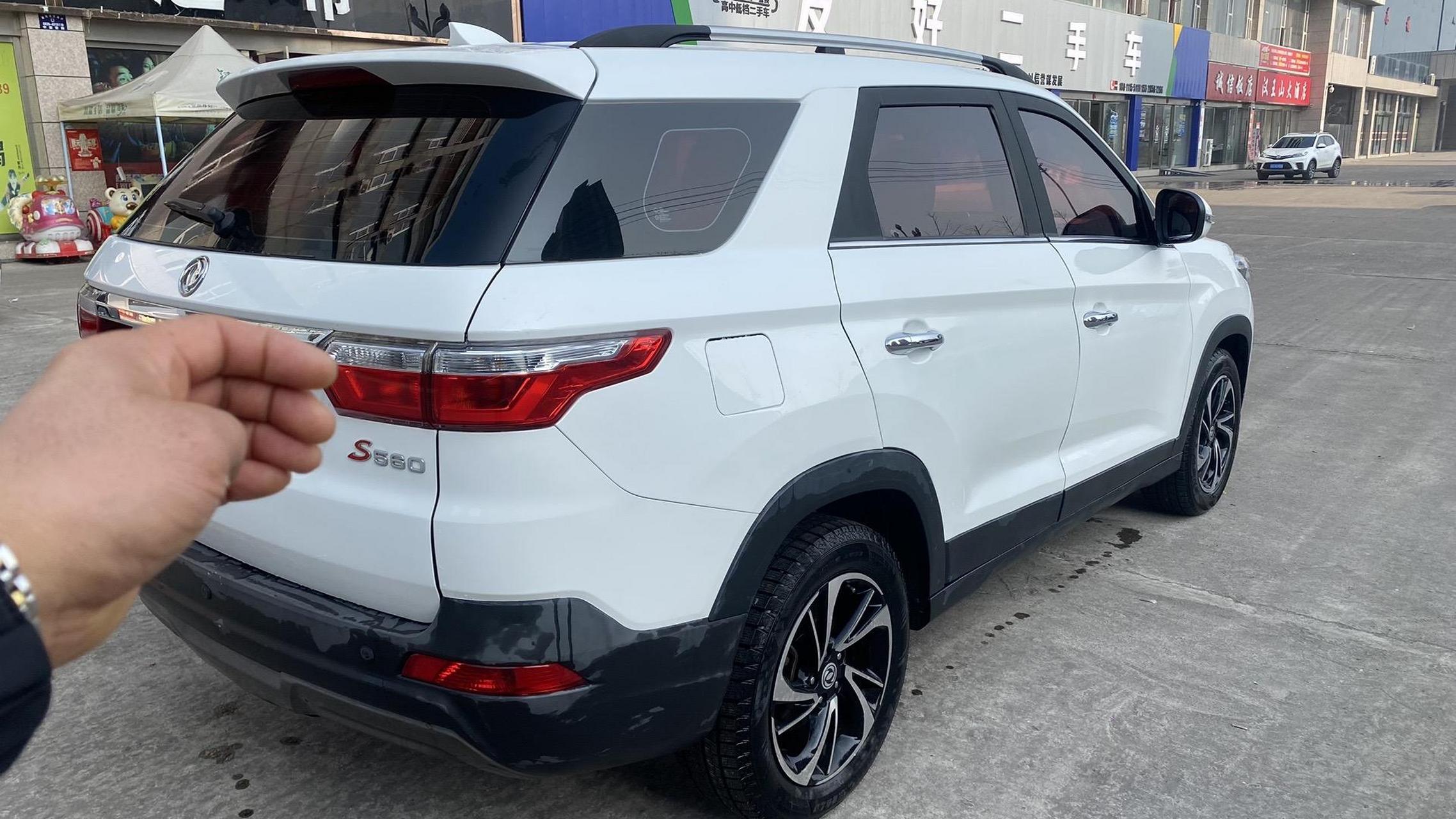 刚到2018年东风s560,自动挡大7座suv,车况好无事故,安全行驶几万公里