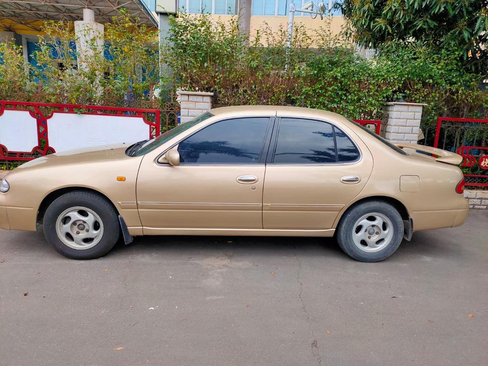 第一代进口日产蓝鸟,出厂自带尾翼,发变巅峰,内室九成新,老领导爱车