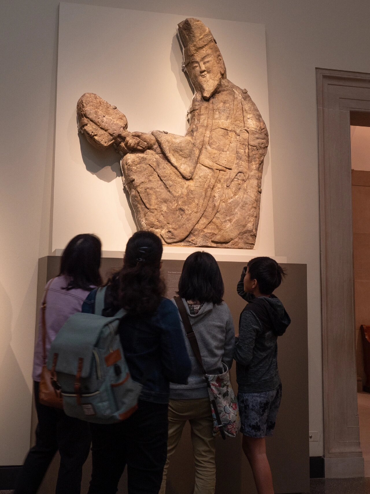 被哈佛大学博物馆拒之门外的龙门石窟浮雕