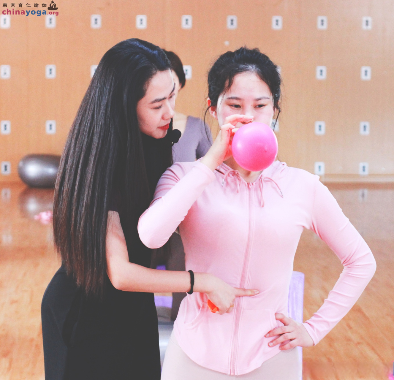 果然活力无限 育仁瑜伽学院活力甜甜圈专业班day2 有趣动感,玩法多样