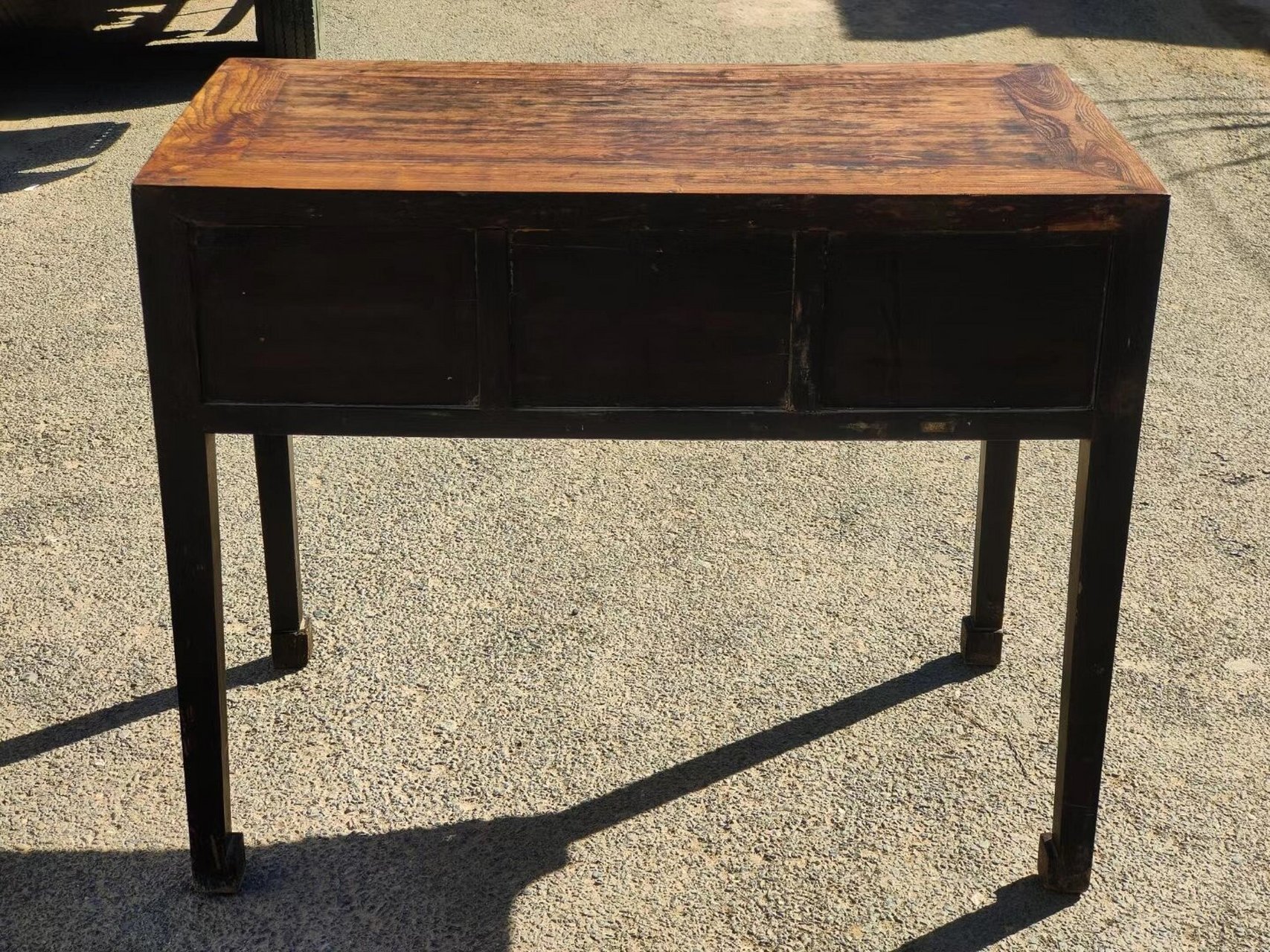 清代榆木书桌,福利价900元 已经清洗干净,结实耐用,喜欢的朋友私信我