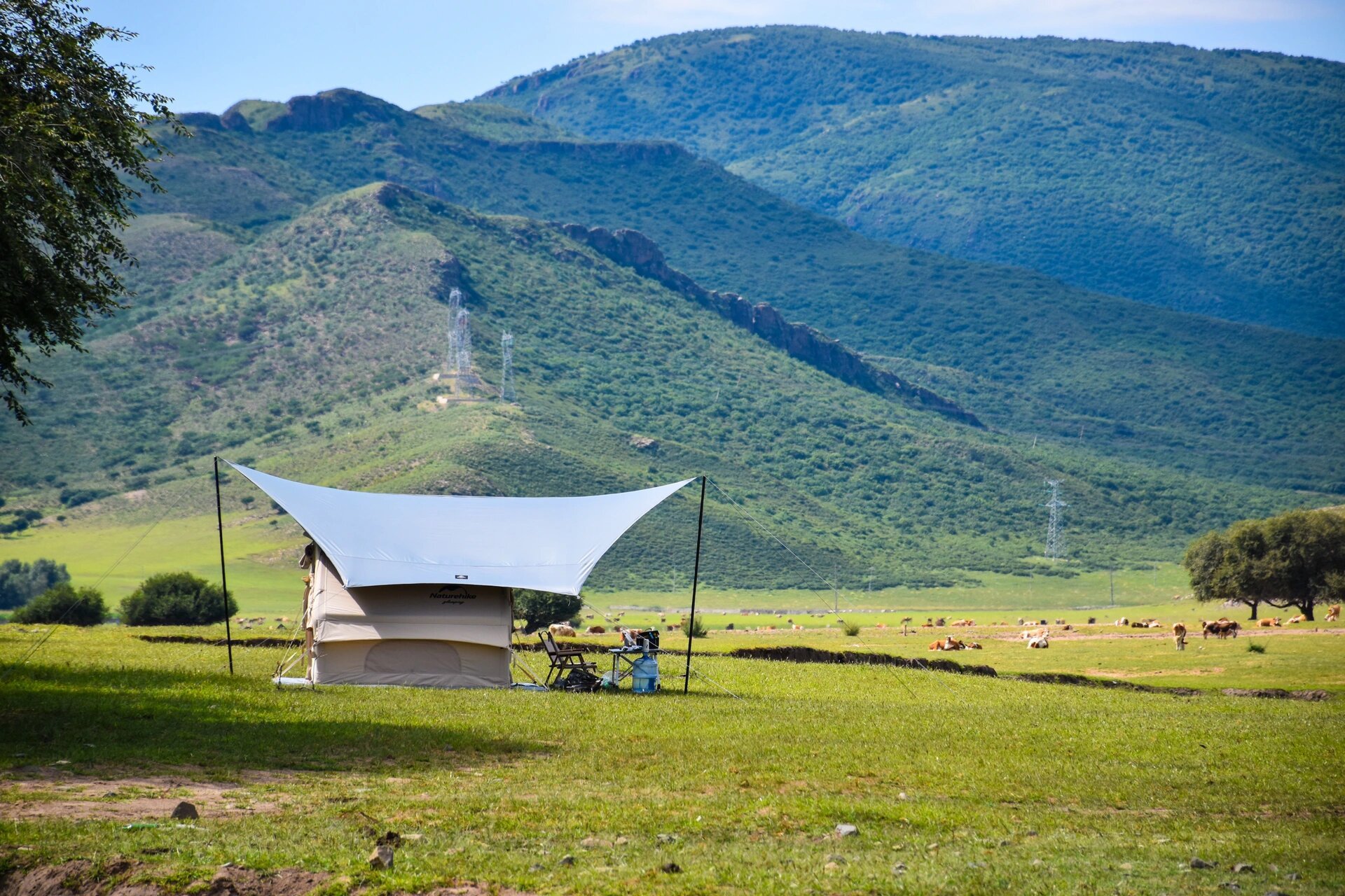 扎鲁特山地草原,大兴安岭余脉的绿丝带 扎鲁特草原是立体的,她位于