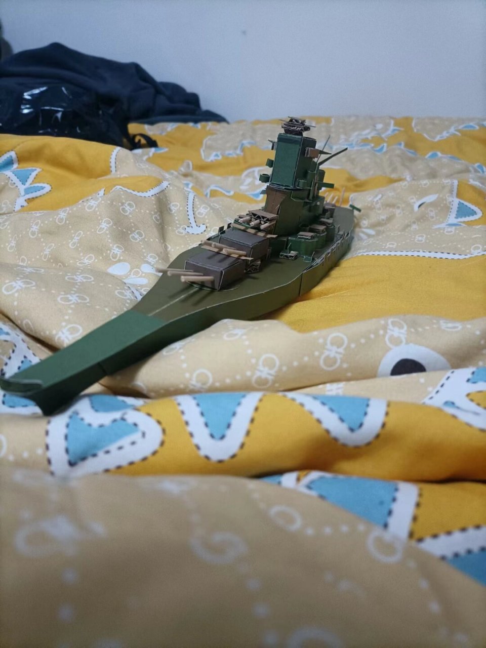 手绘图纸纸模型 大和号战列舰 主要武器:三座三装460mm舰炮 辅助武器