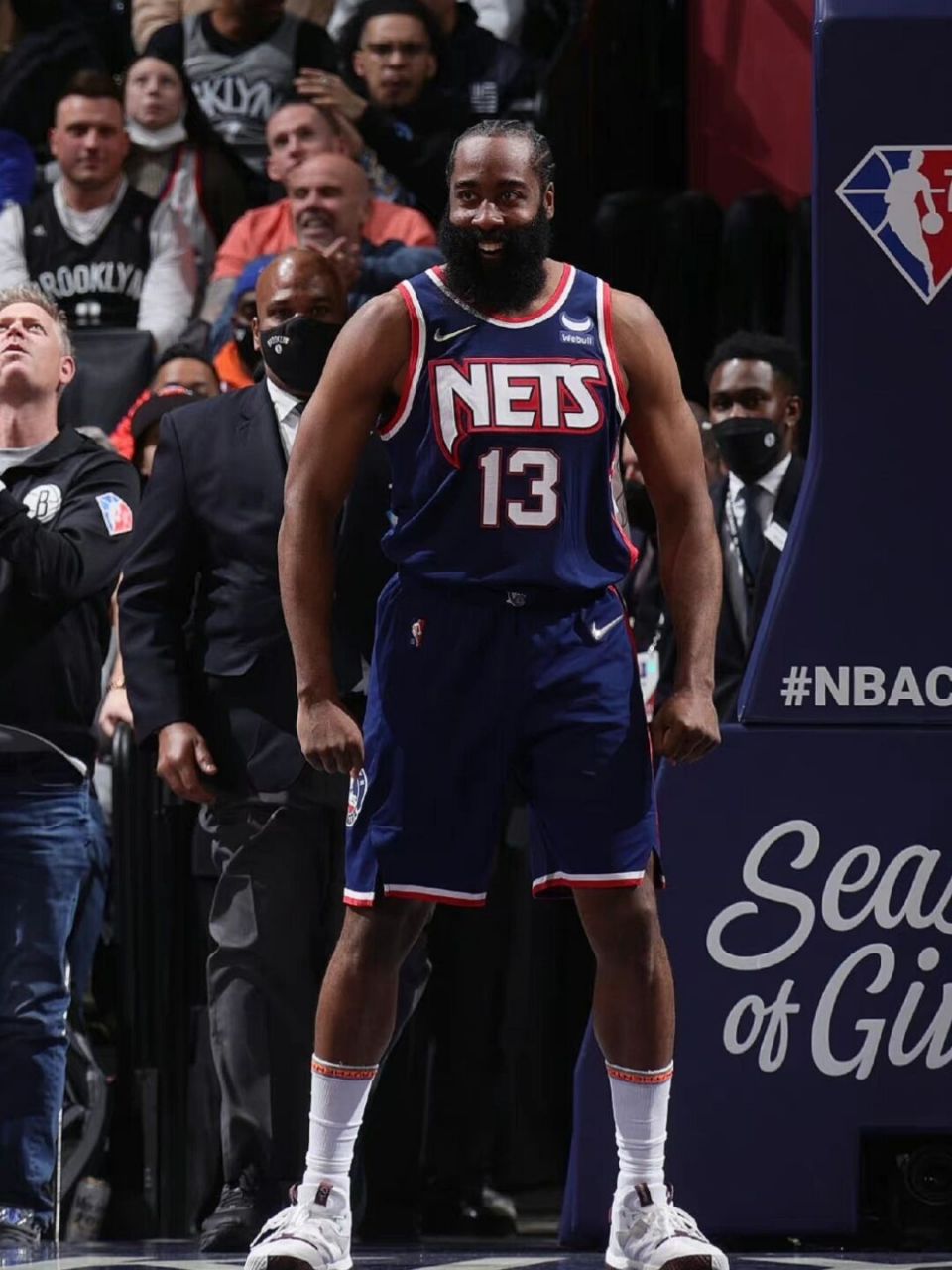 哈登壁纸系列|这个憨憨笑起来真的可爱