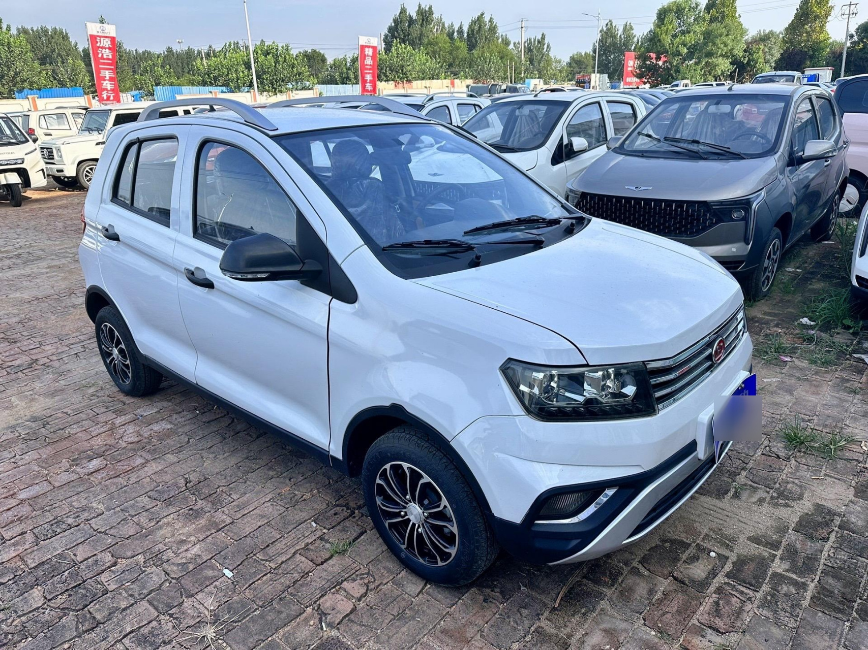 全新鸿日u8锂电,店铺零售29800,现在批发20800可以去专卖店咨询,一台