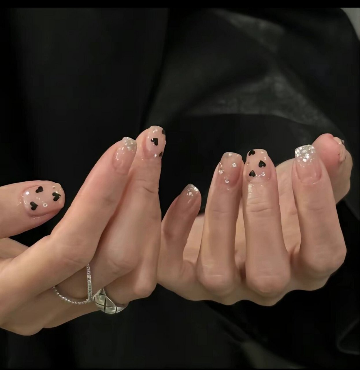 显白耐看的黑色美甲97本甲款 显白耐看的黑色美甲97本甲短款,黑色