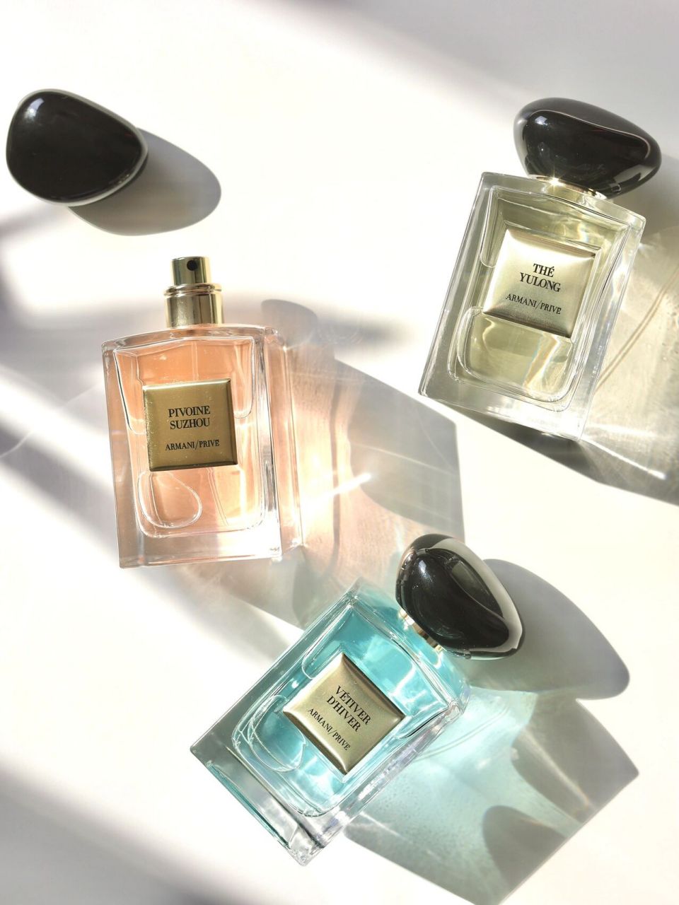 喜欢香水的小伙伴一定不陌生armani prive香水,它之前仅为私藏香水