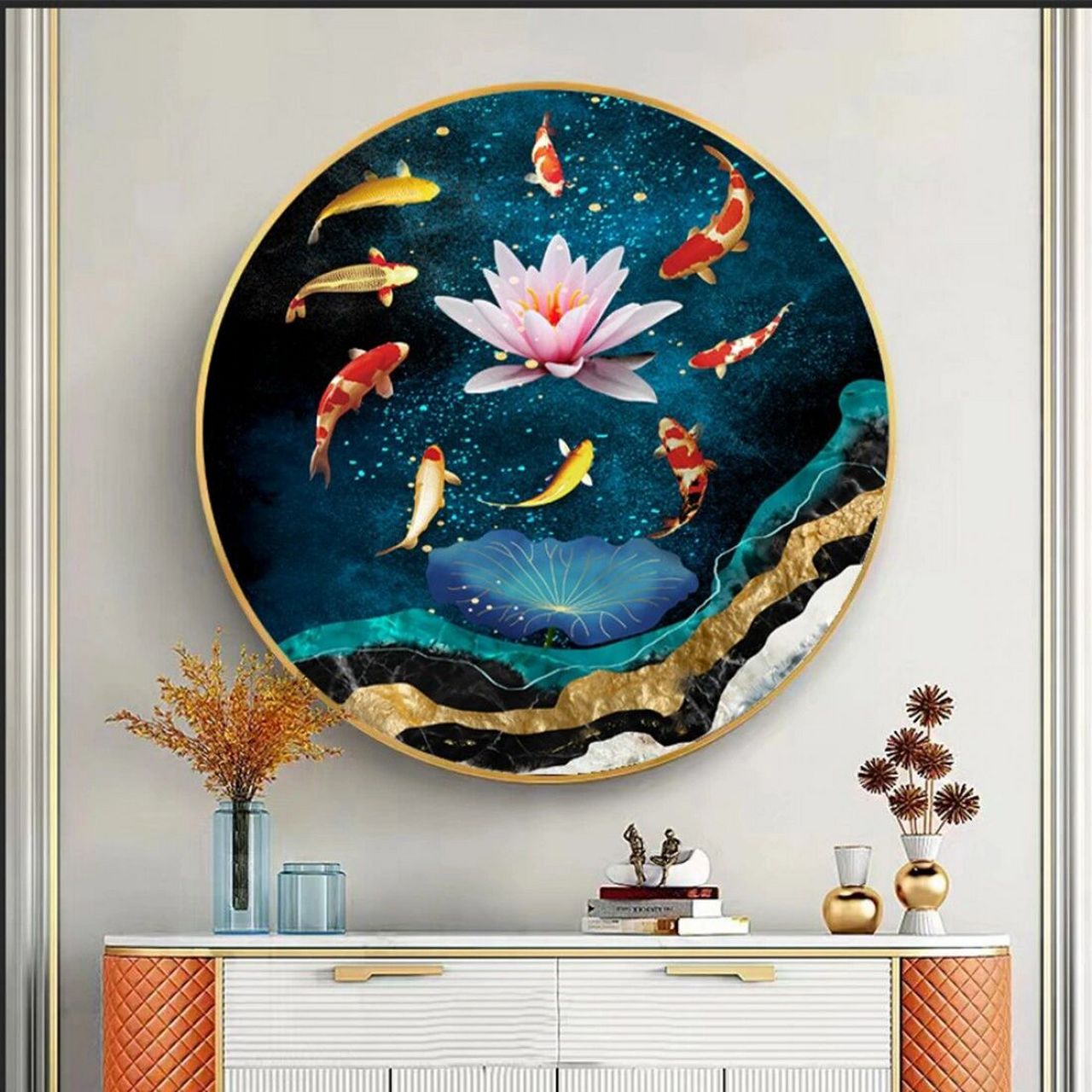 风水画 鲤鱼是镇灾旺财的风水吉祥物,客厅悬挂「九鱼生辉」图可为家中