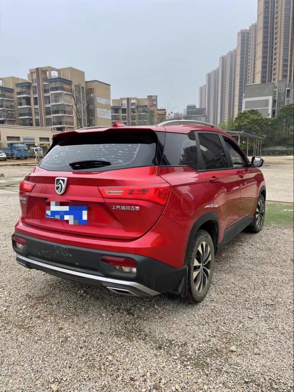 20年上牌宝骏530自动挡,高配,电动座椅,电子手刹,全景天窗,一键启动.