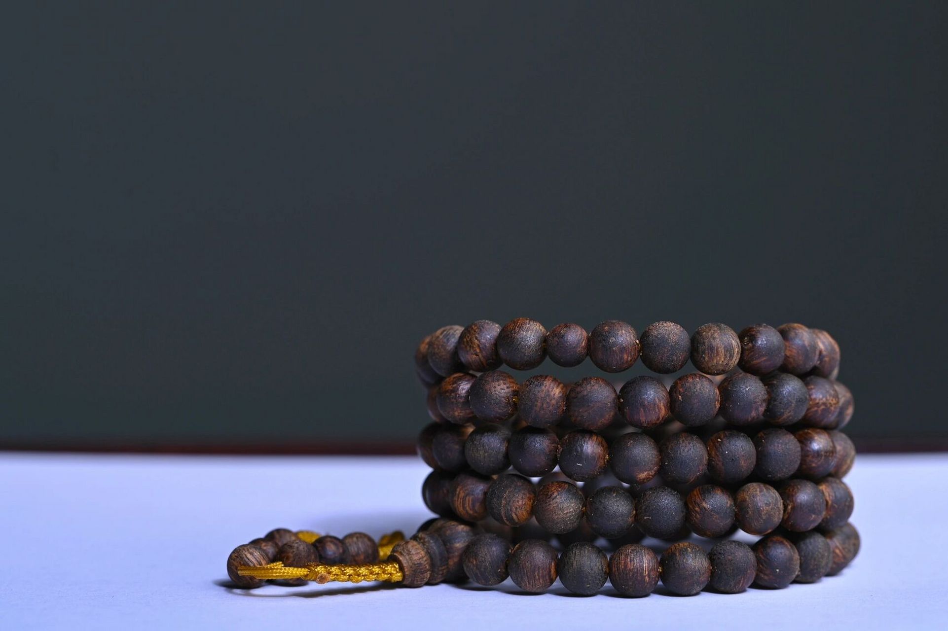 处在沉香金字塔顶端的白棋楠到底是什么味道 市面上的白奇楠以越南