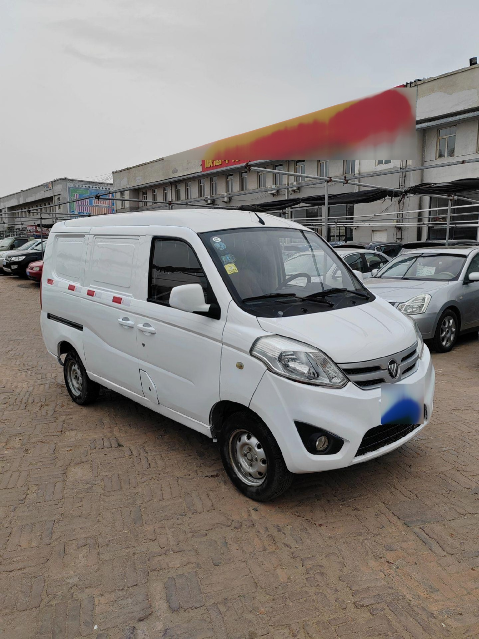 福田伽途v3两座封闭式面包车,1.