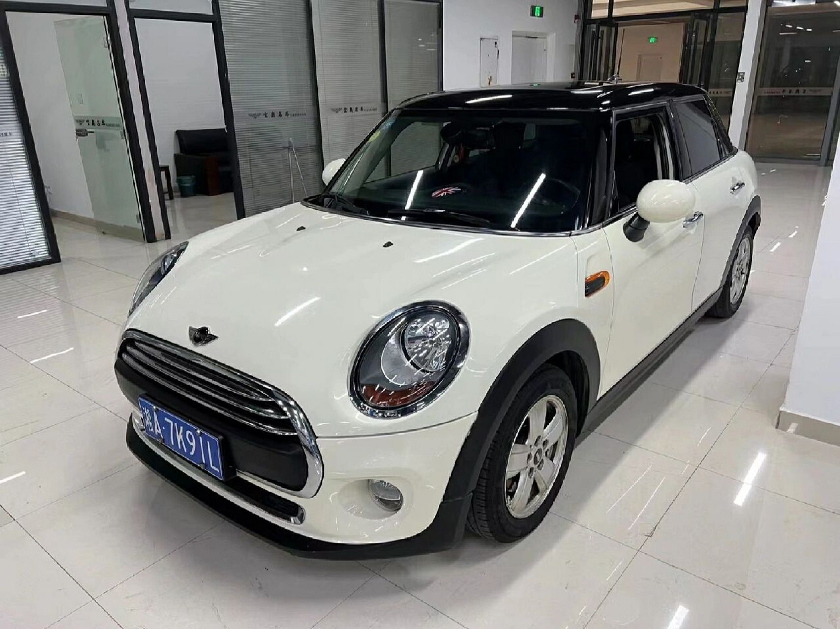8万 16年宝马mini  全款8.