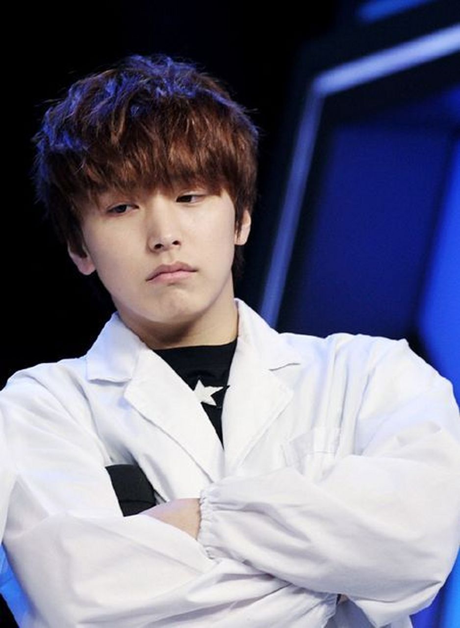 夺笋,今天金钟大的二胎出生,就把李晟敏和金钟大的名字放一块