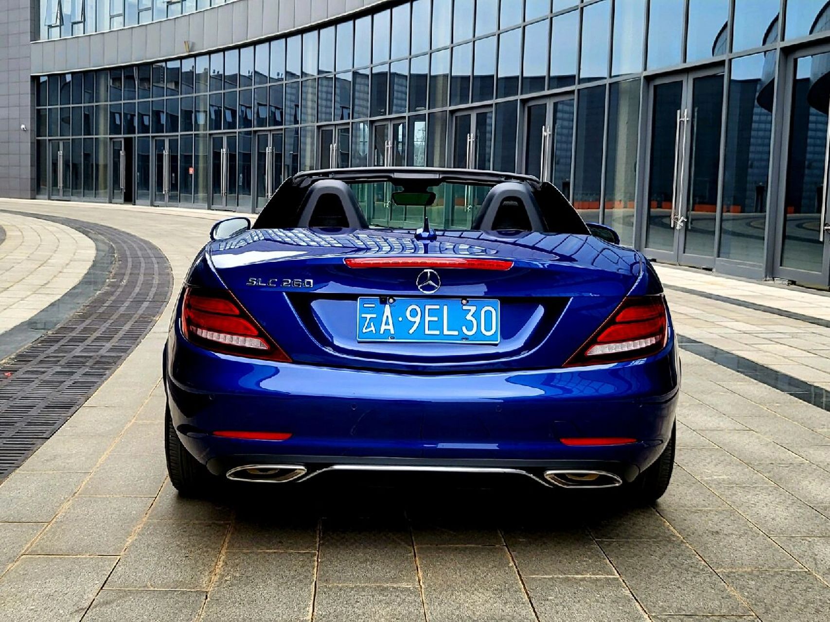 奔馳slc260 ～稀有车型～ 19年进口奔驰slc260  硬顶敞篷跑车2.