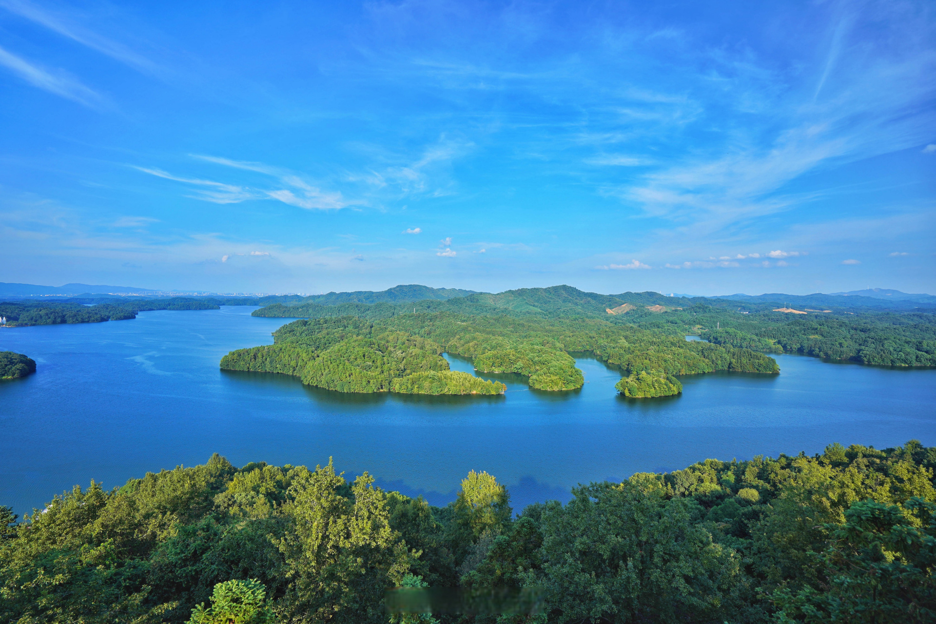 仙女湖位于江西省新余市西南郊,亚洲最大的亚热带树种基因库,是江西