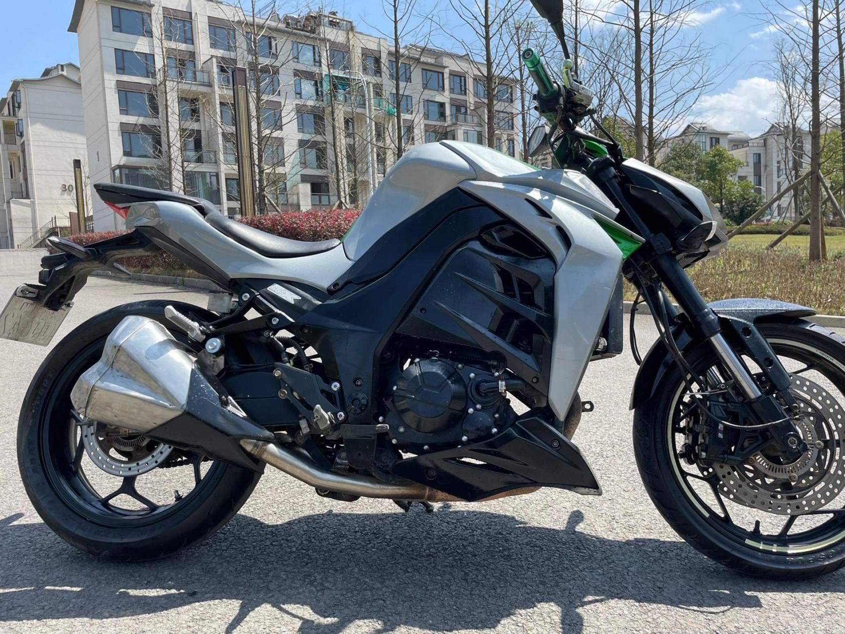 19年嘉爵n19,大蟒蛇,电喷水冷双钢400,倒置减震,车况精品.