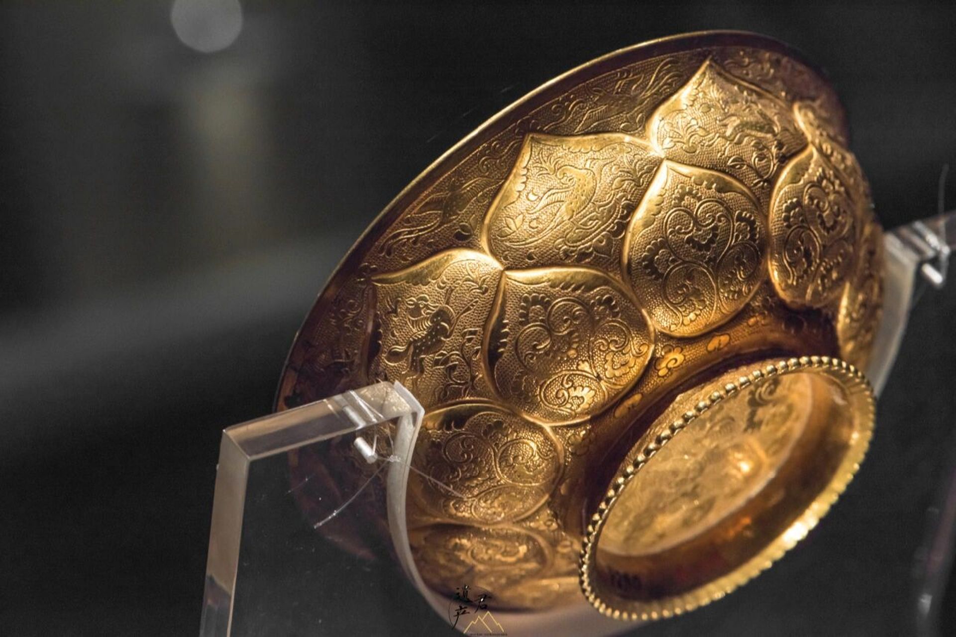 大唐最漂亮的金碗,鸳鸯莲瓣纹金碗 陕西历史博物馆藏·唐代鸳鸯莲瓣纹