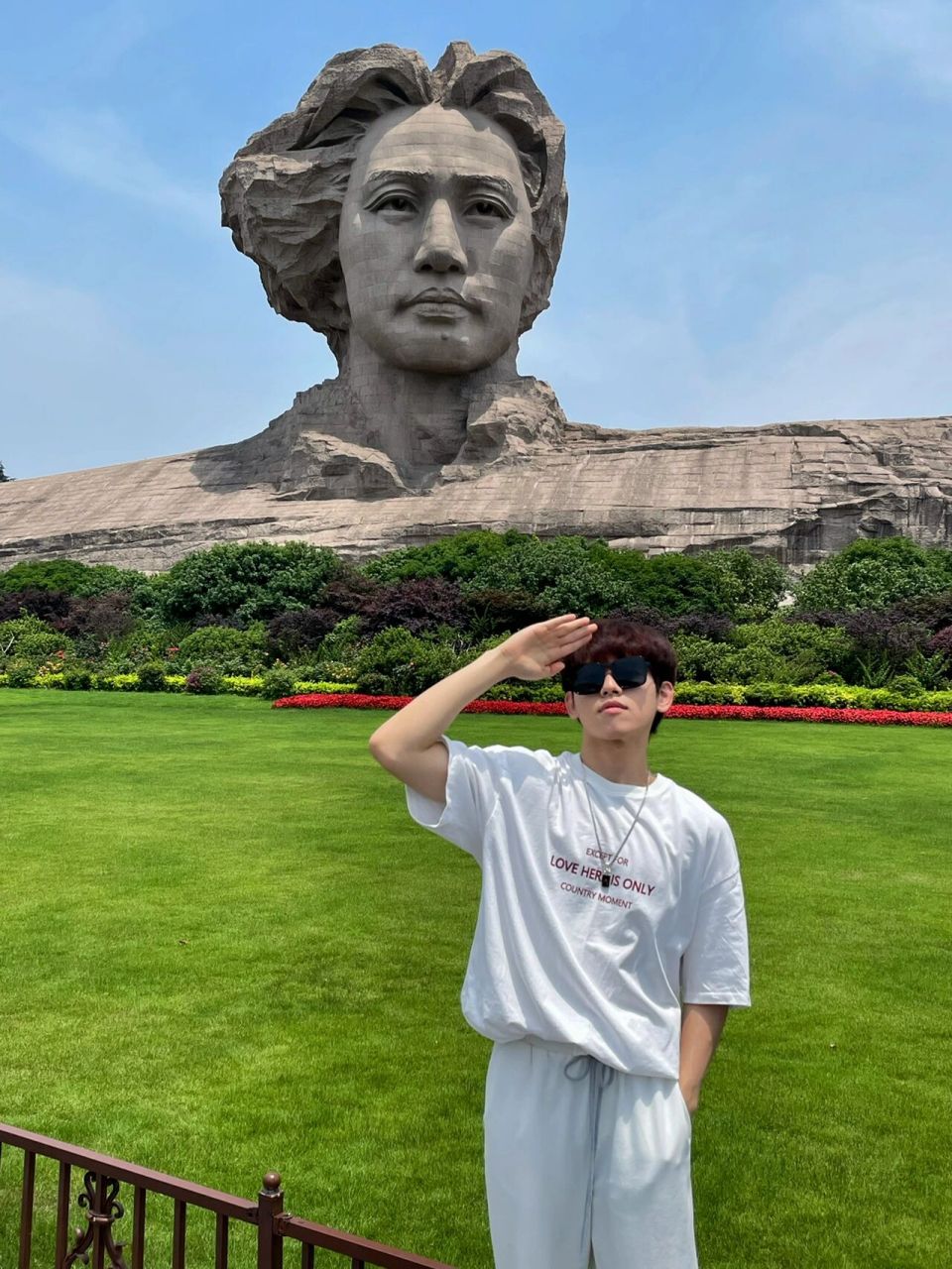 get男生拍照姿势 真的太好拍了,我甚至连滤镜都不用加.直接原图直出!