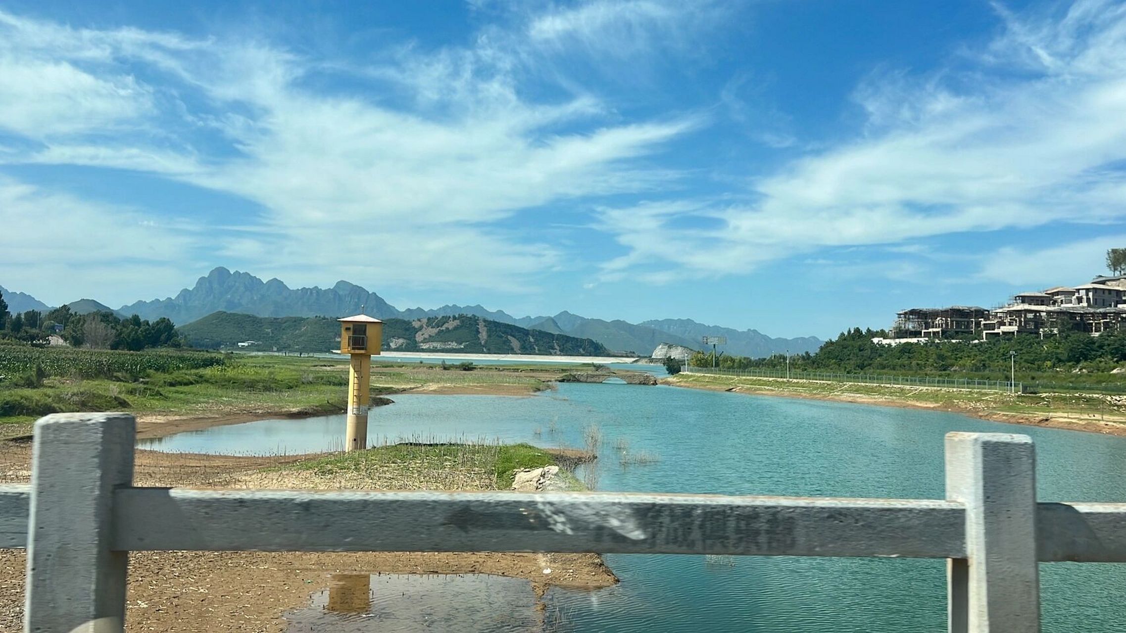 满城龙门峡谷 免费开放的景区,但很小,感觉不到半小时就逛完了,开发的