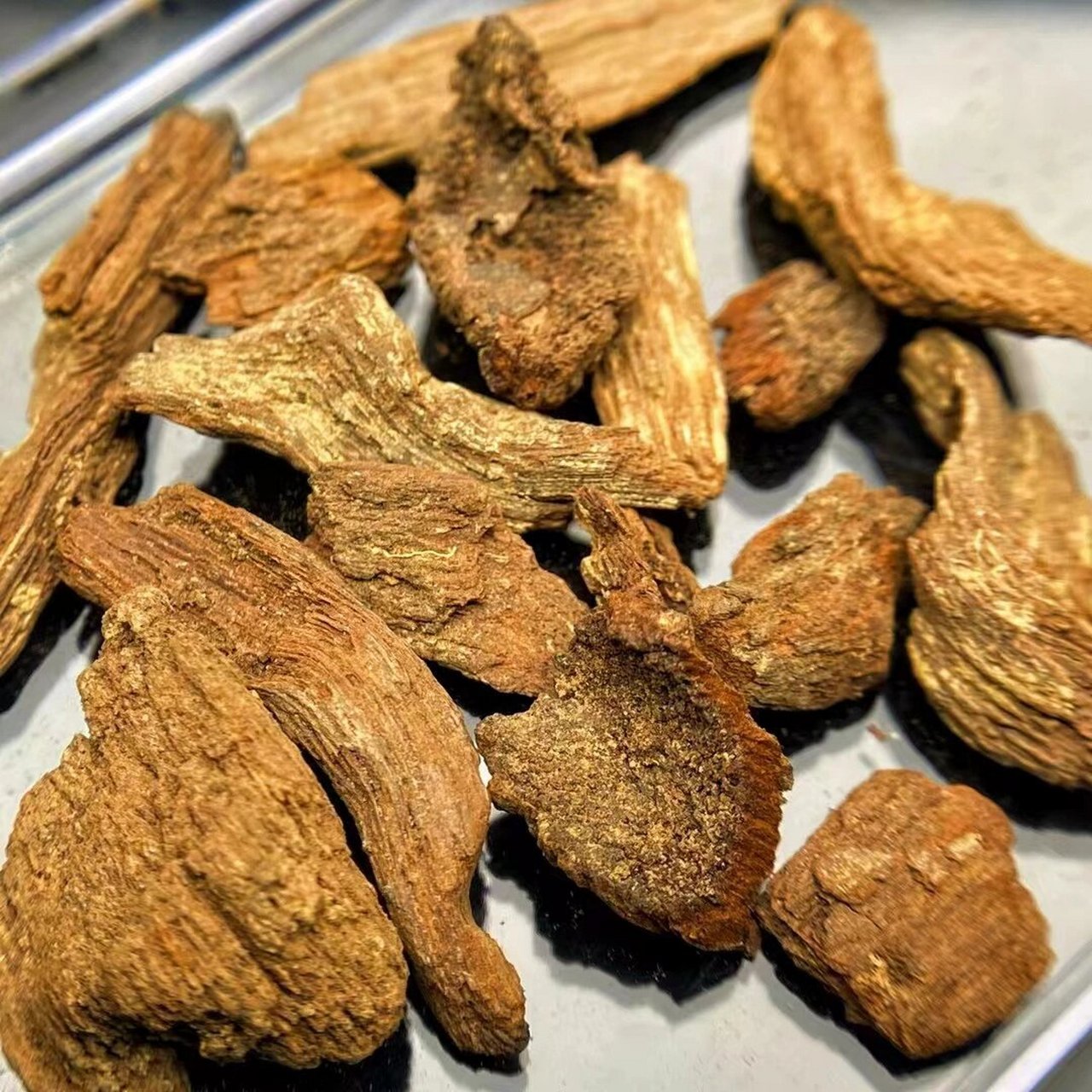 千年沉香,万年红土,来见下红土真面貌 正宗富森红土棋肉沉香料香材