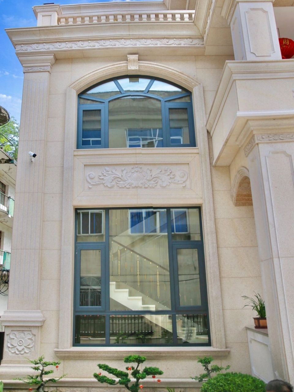 实拍案例|这样的别墅窗户,9595高级感 别墅窗户外立面和内里面