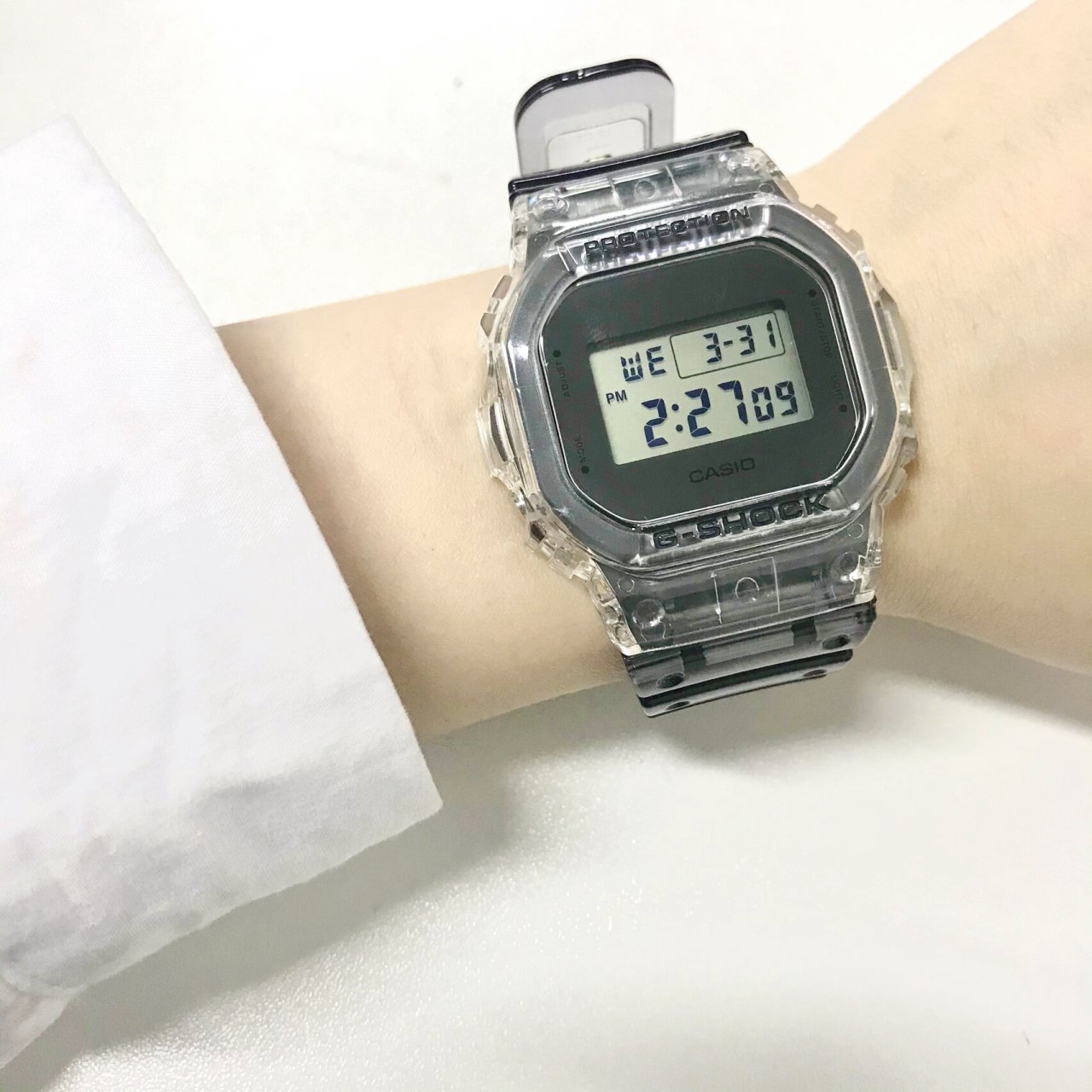超好看啊卡西欧冰韧半透明小方块 g-shock冰川dw-5600sk-1 这个表太爱