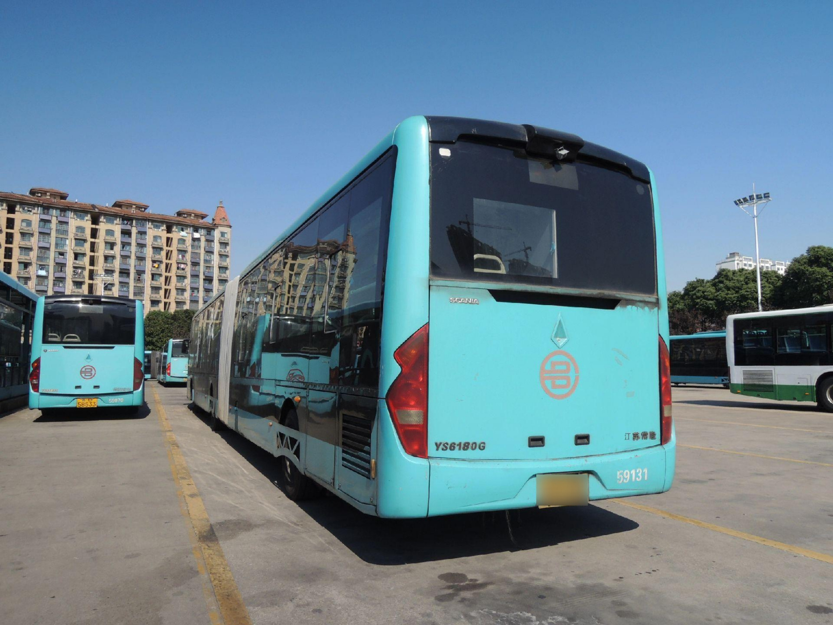 国内最后一批瑞典斯堪尼亚18米铰接客车报废