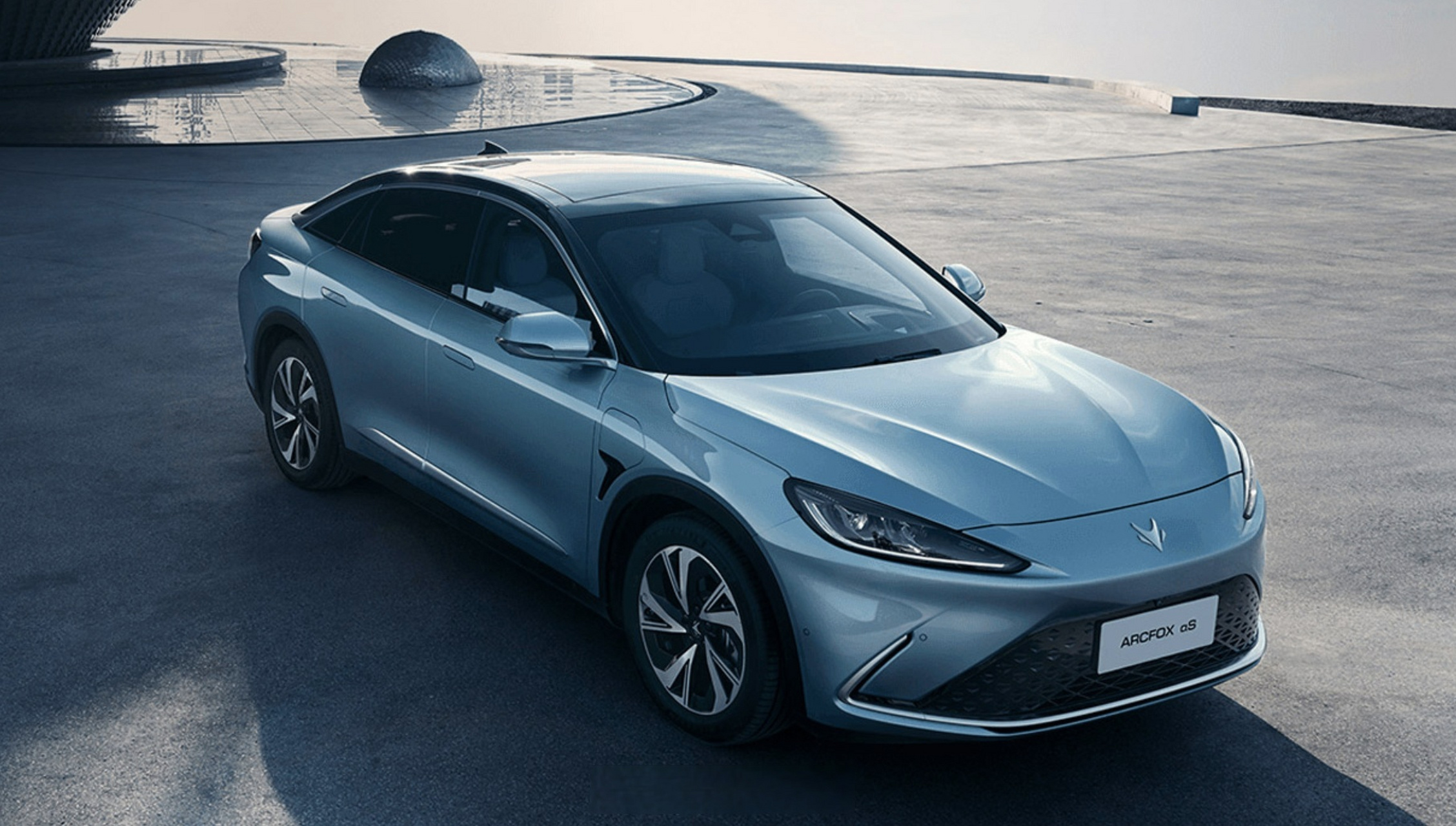 98万元】极狐汽车与华为联合推出的极狐阿尔法s hi版本车型更名为极狐