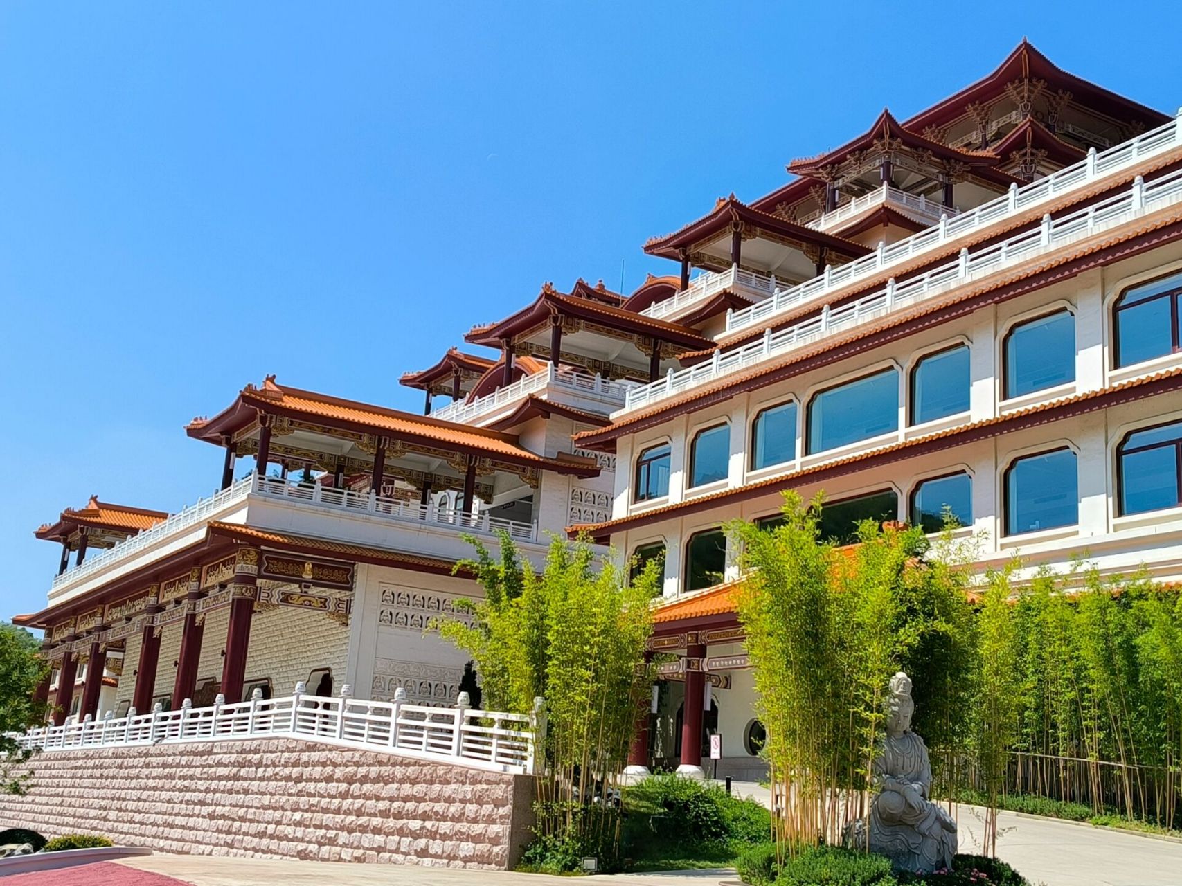 宜兴大觉寺 小攻略: 1.寺庙免门票,停车免费 2.