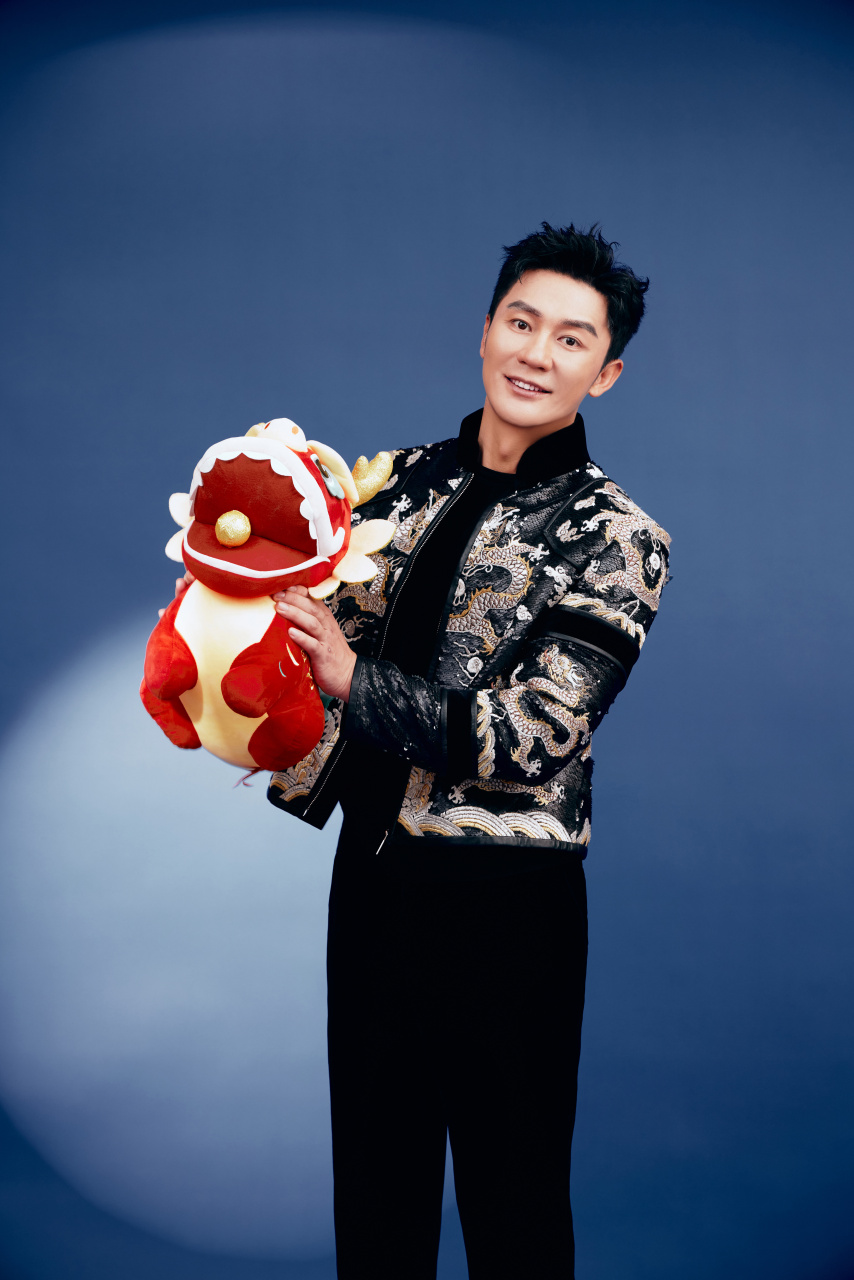 李晨超话#龙年大吉##春节# 小室来拜年 福启新岁,岁岁常欢愉 心怀暖阳