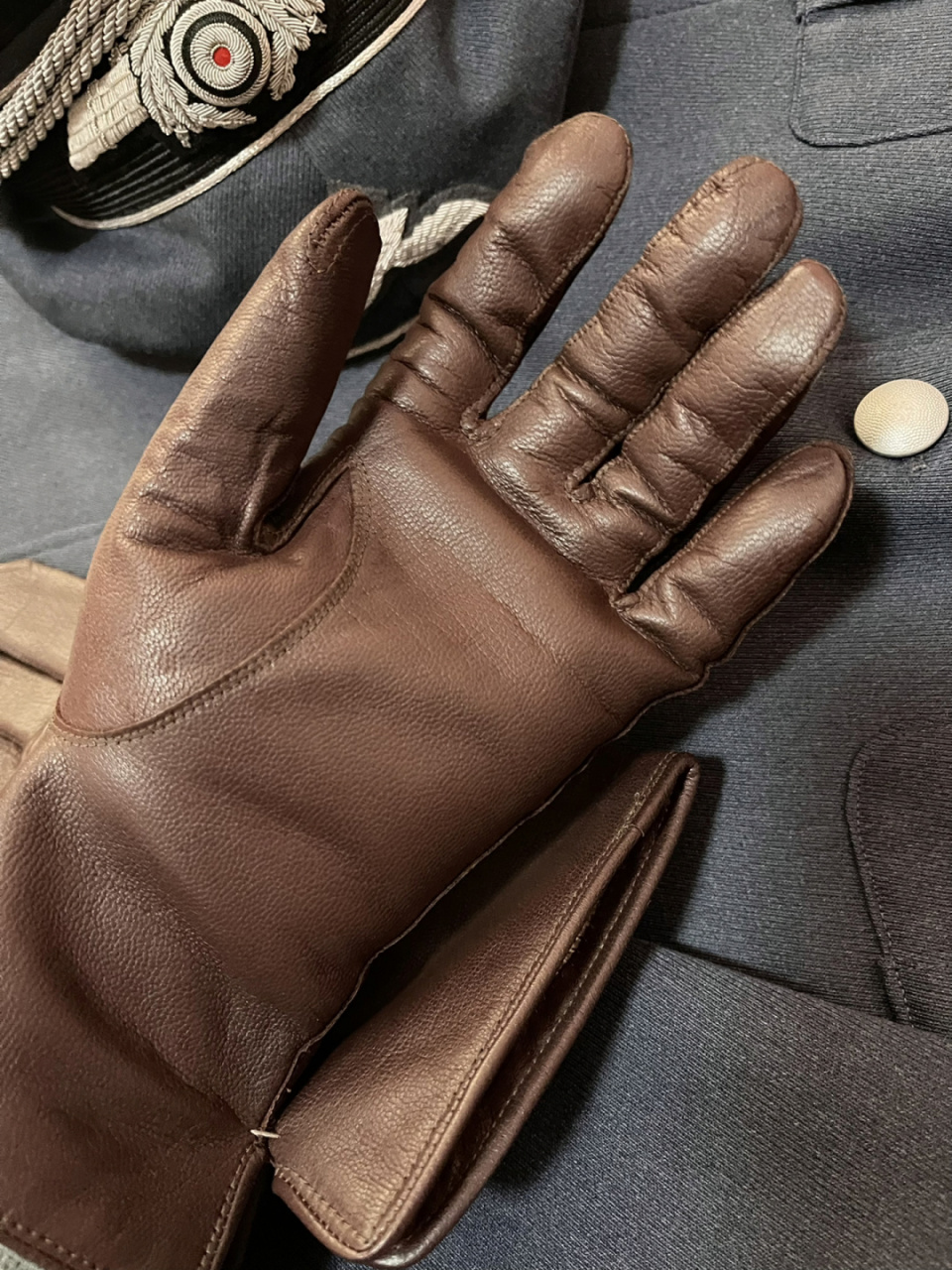 我的收藏:欧洲军官冬季阅兵皮手套 欧洲制造的高品质军官冬季皮手套