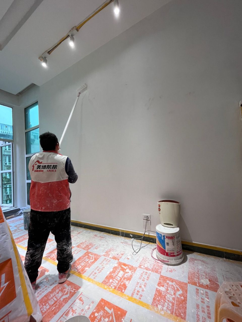 承接墙面修补,粉刷,刮腻子,刷乳胶漆 贵阳全市各个区二十多年刷漆工人