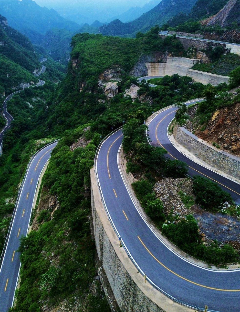 房山红井路99"秋名山"出行.山路十八弯,景色蔚为壮观93.