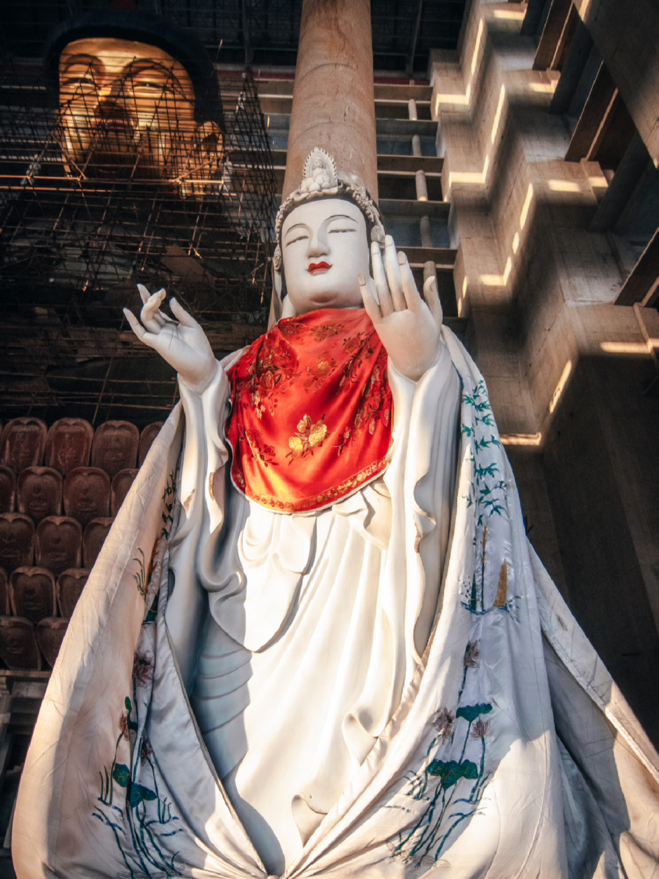 嘉兴海宁|大佛普拉斯 位于嘉兴海宁盐官有一座还在建设中的大佛,号称