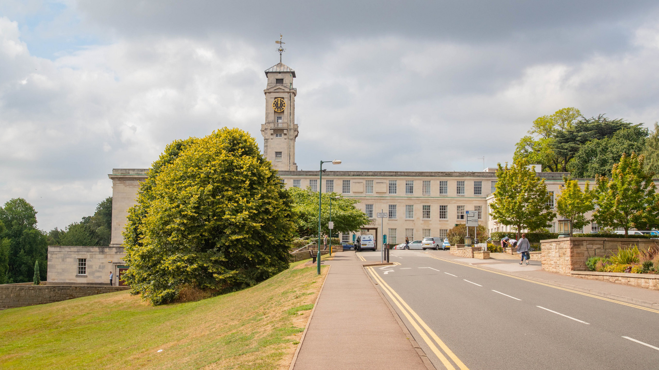 诺丁汉大学——university of nottingham 在英国心脏地带,矗立着一座