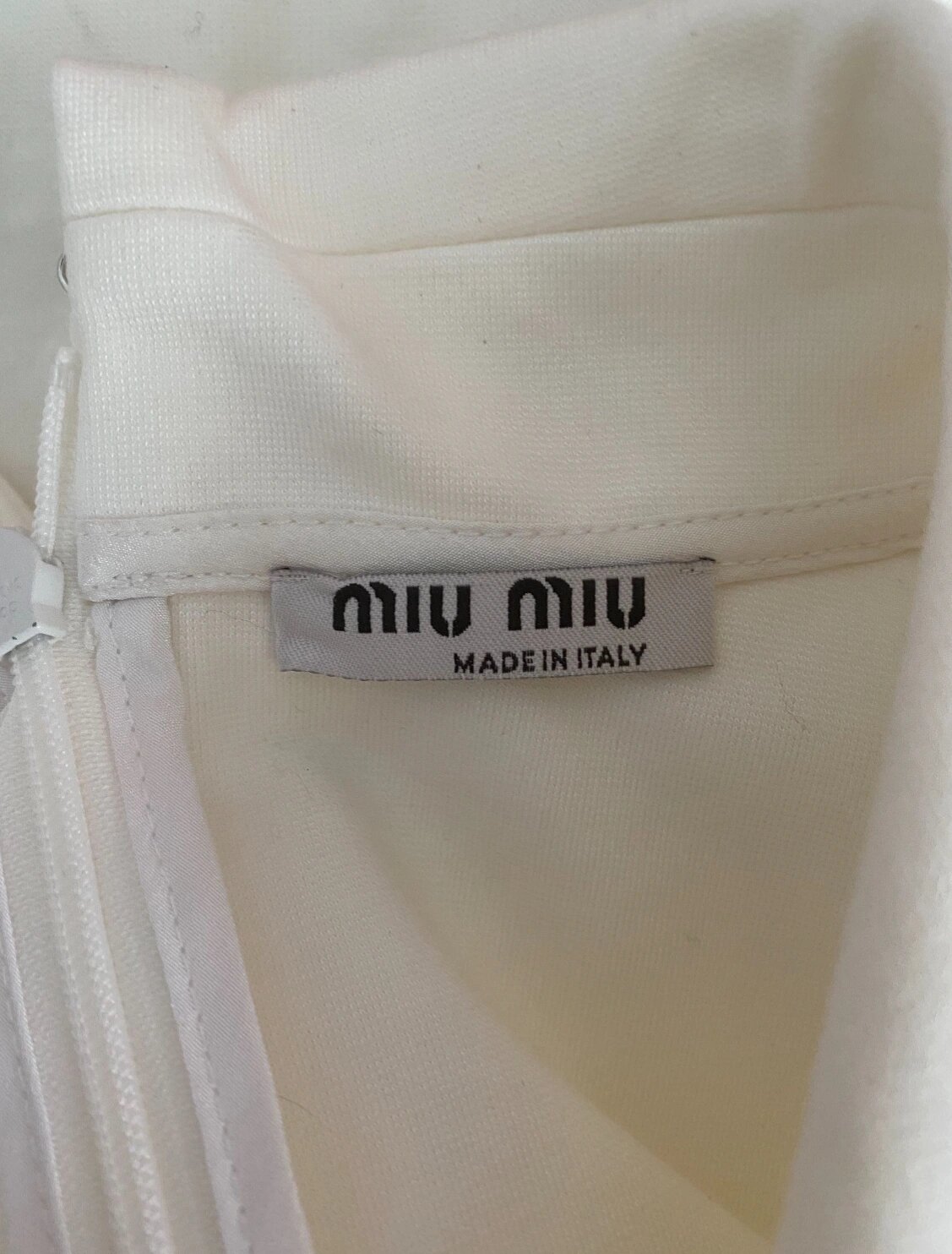 猜真假 miumiu 短袖奢.@诺贝尔开心奖的动态