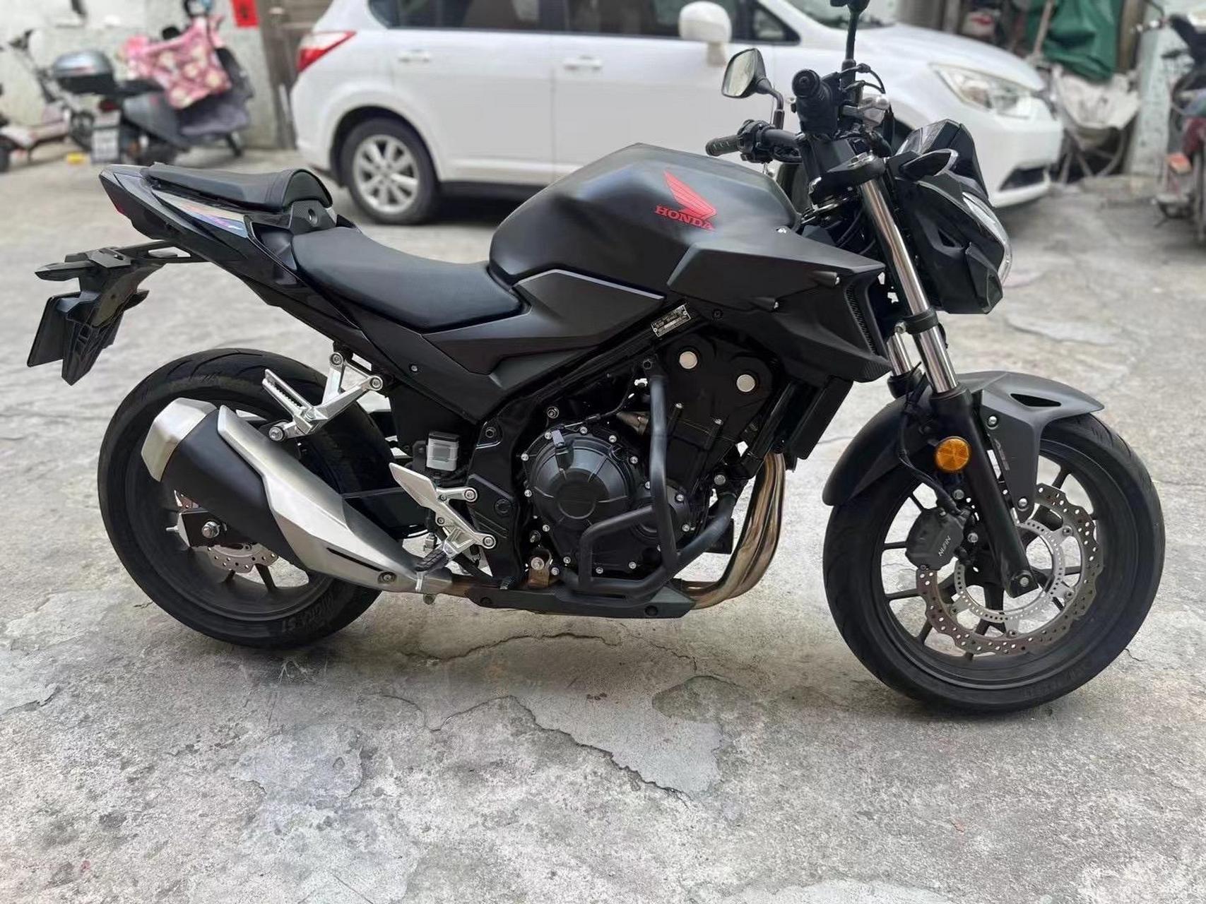 本田CB400F黑色图片