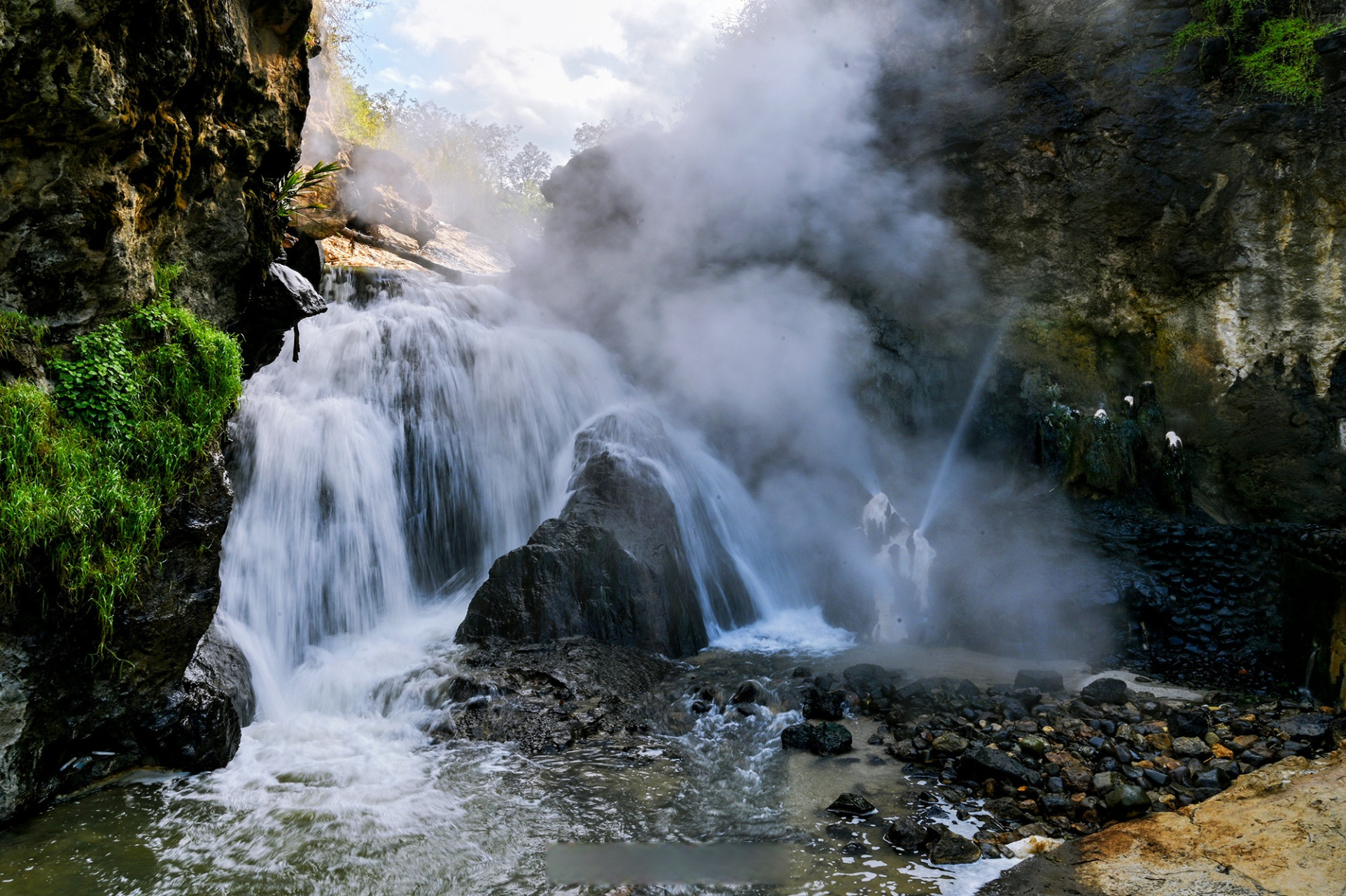 热海,腾冲的仙境与地热奇观!