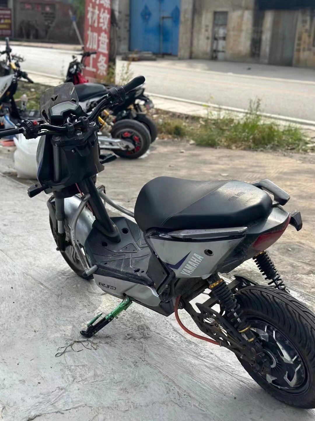 雅迪x5战警