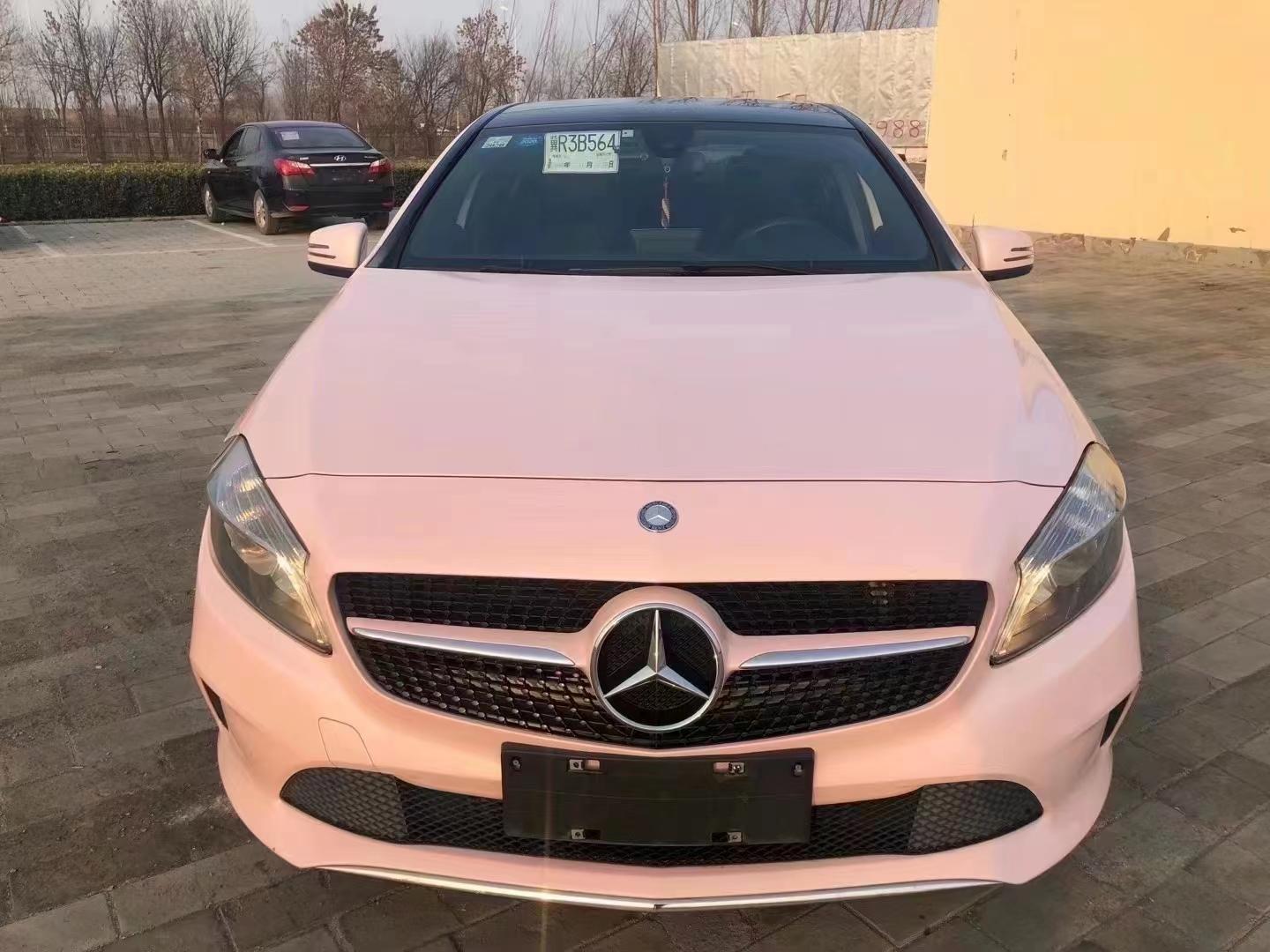 全网唯一的一辆淡粉色奔驰(纯进口a180)新车办齐30多万