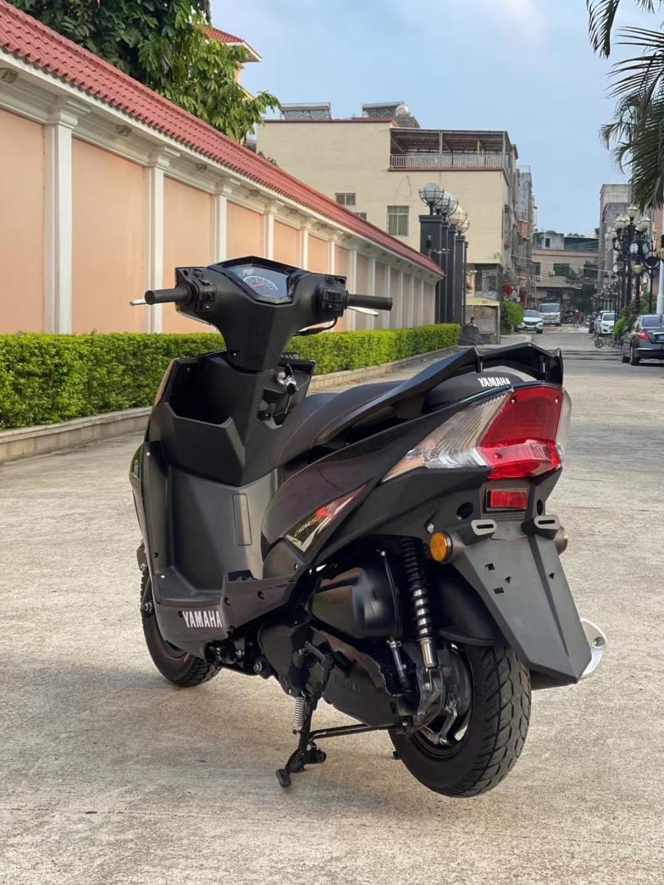 变色龙-正品 雅马哈尚领125cc  现秒2680元